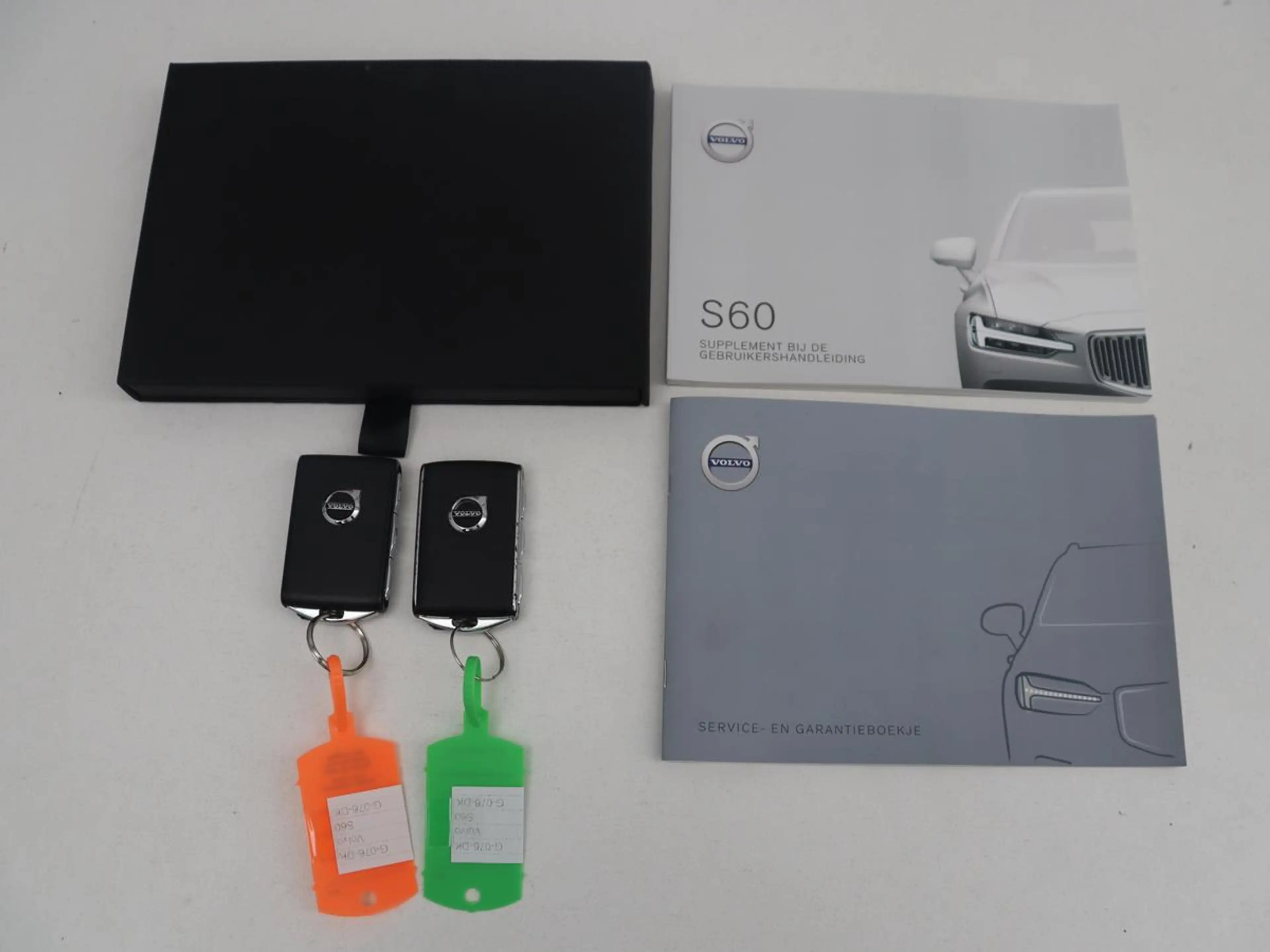 Volvo S60 2.0 T4 R-Design | Stoelverwarming | LED | Navigati — photo 12
