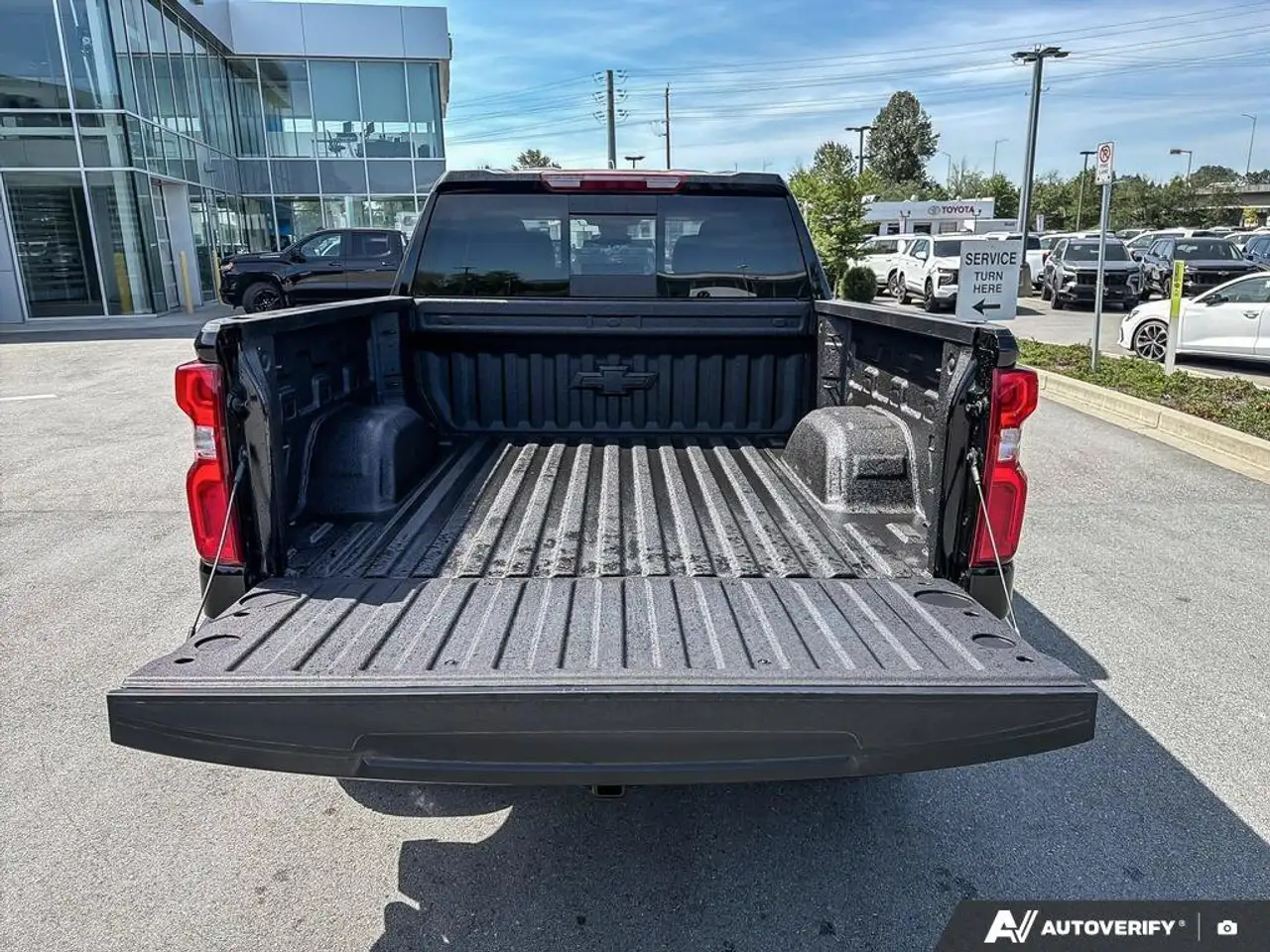 Chevrolet Silverado 1500 снимка Chevrolet Silverado 1500