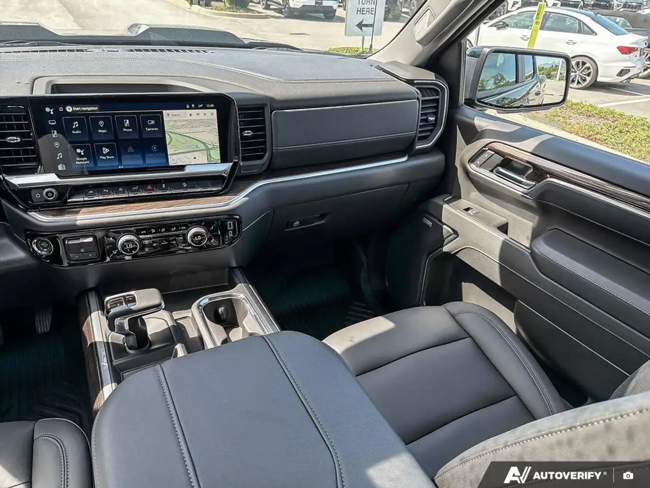 Chevrolet Silverado 1500 снимка Chevrolet Silverado 1500