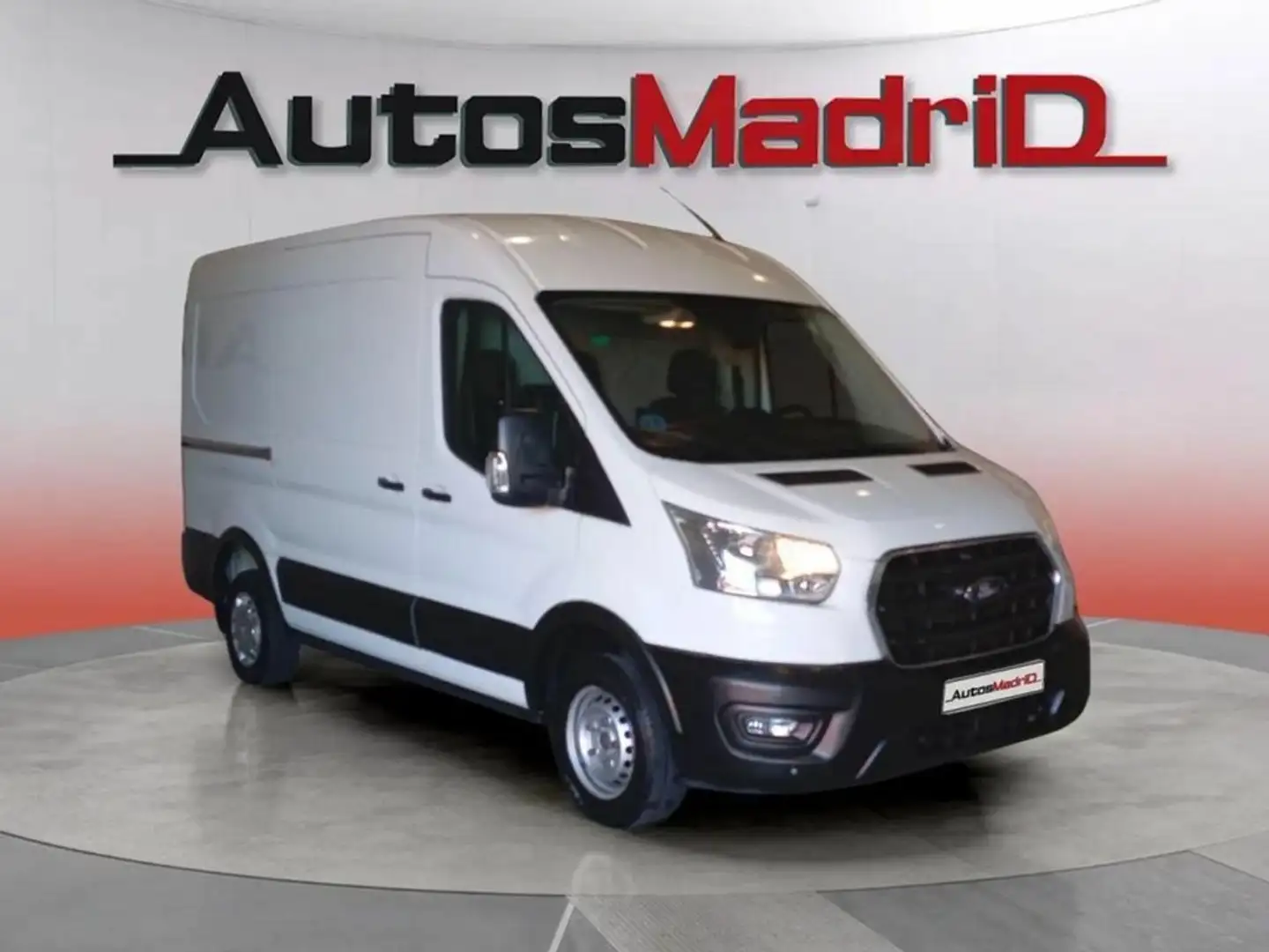 Ford Transit 350 96kW L3H2 Van Trail AWD Wit - 1