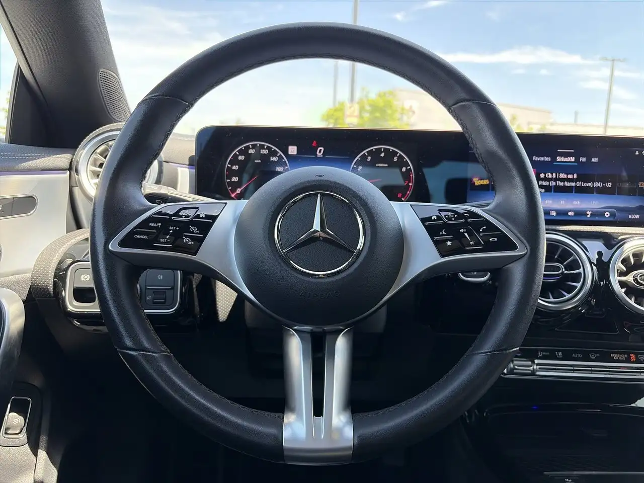 Mercedes-Benz CLA снимка Mercedes-Benz CLA