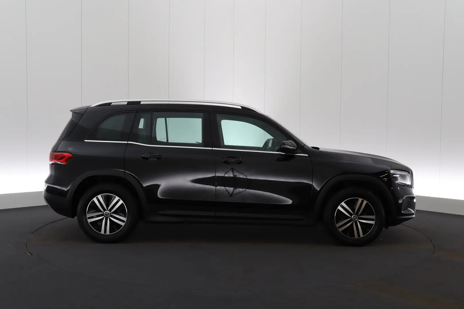 Mercedes-Benz GLB 200 200dA Business Solution LEDER/STOF LED GPS PDC CAM Noir - 2