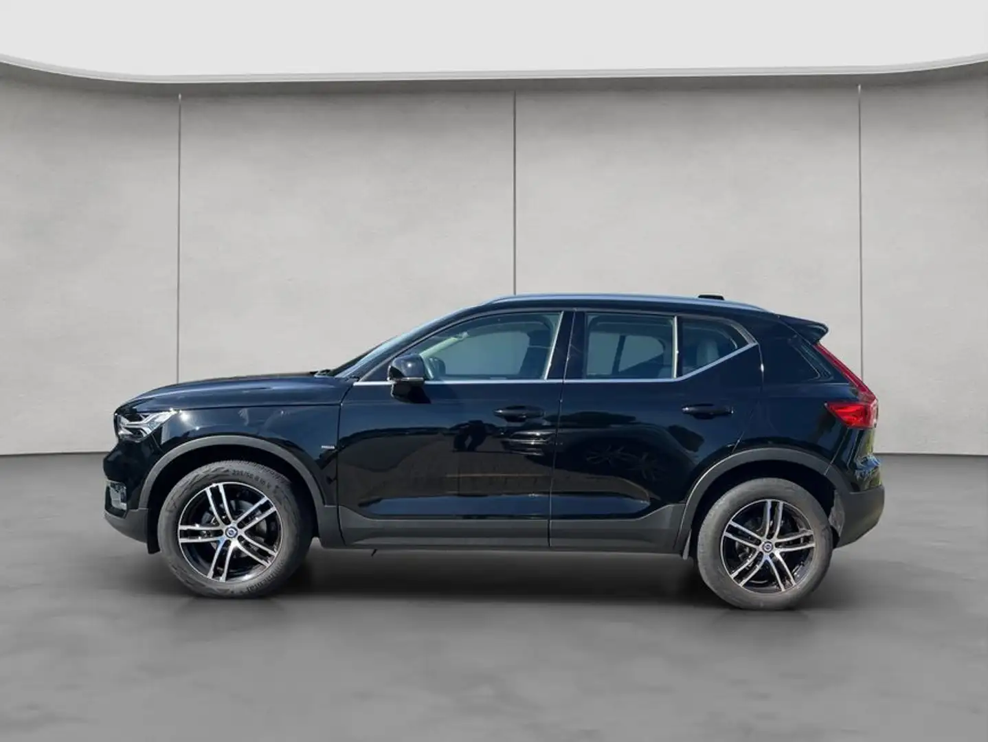 Volvo XC40 XC40 T3 Geartronic Momentum Pro NAVI RFK SHZ LED Zwart - 2