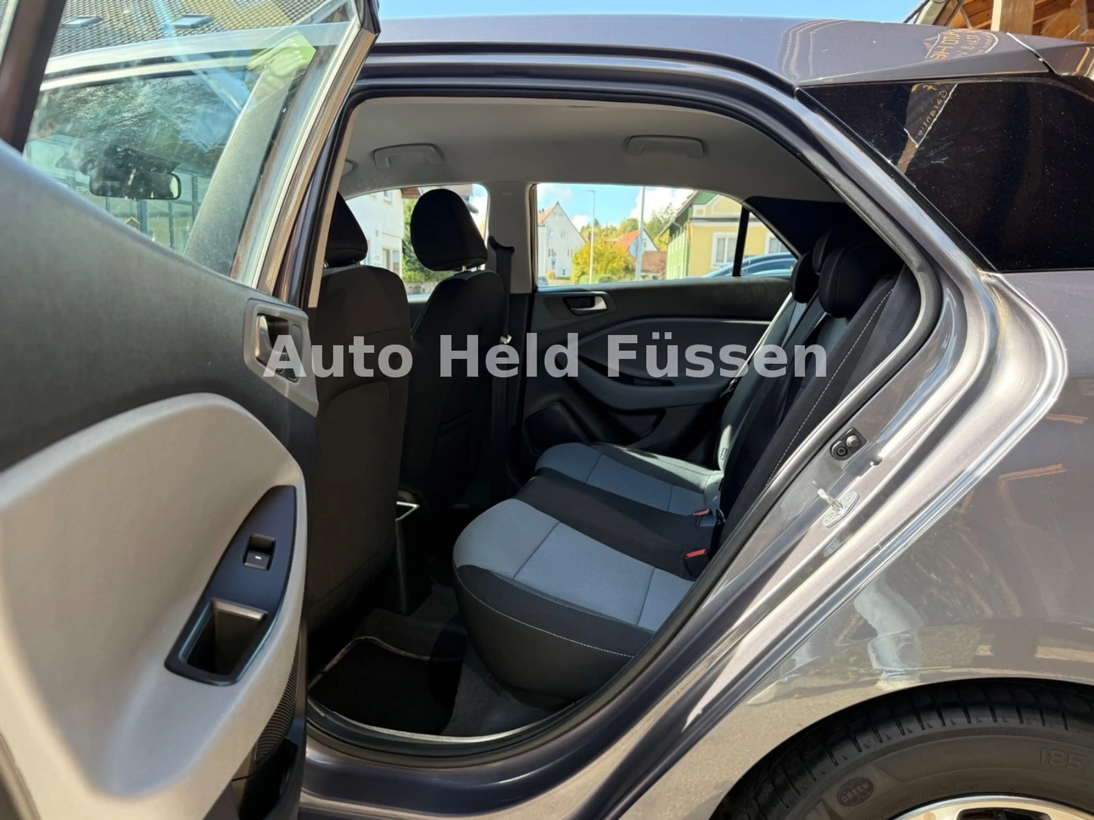 Hyundai i20 Trend Klima Tempomat Shz TÜV 10.27 — photo 13