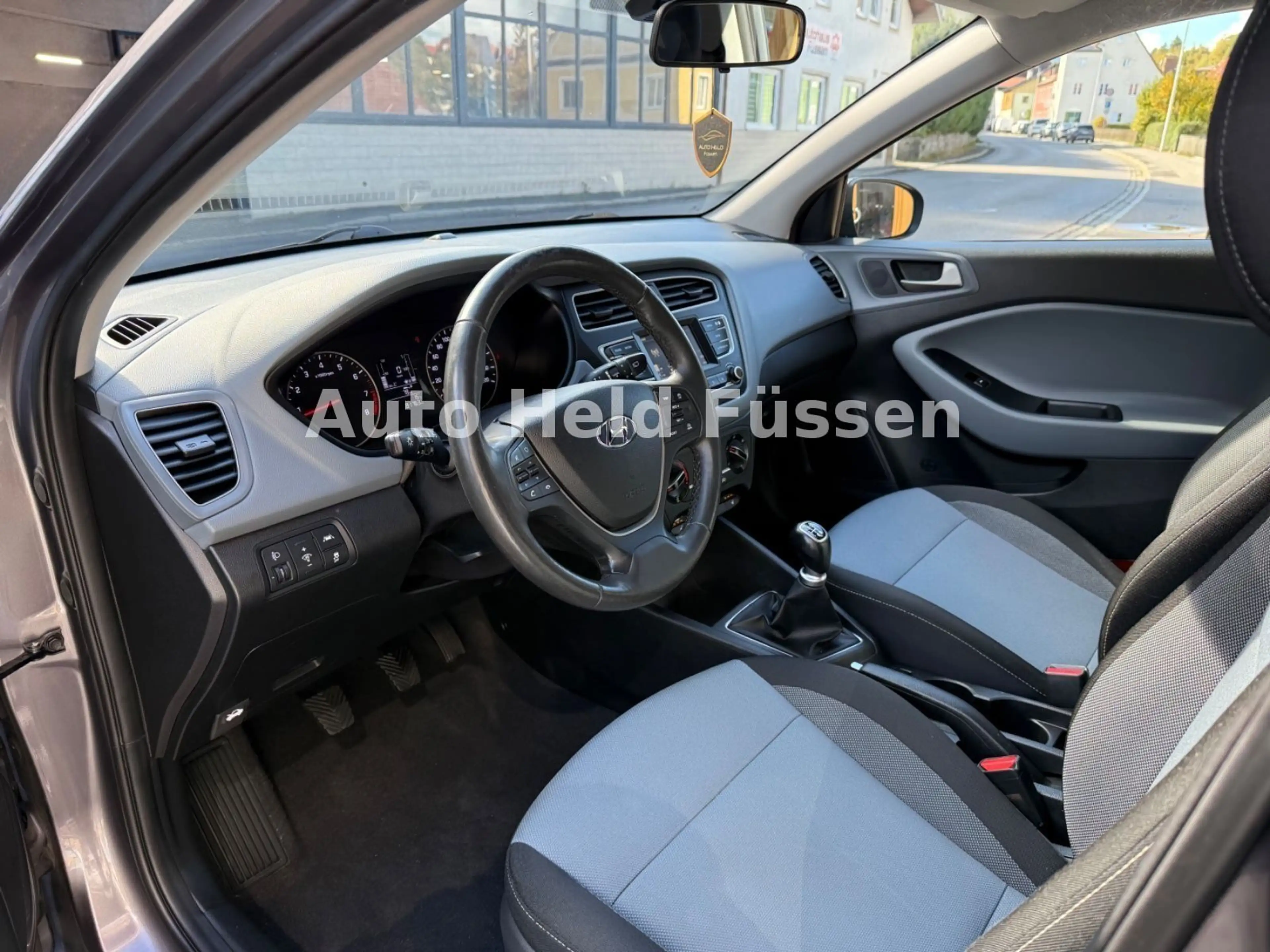 Hyundai i20 Trend Klima Tempomat Shz TÜV 10.27 — photo 8