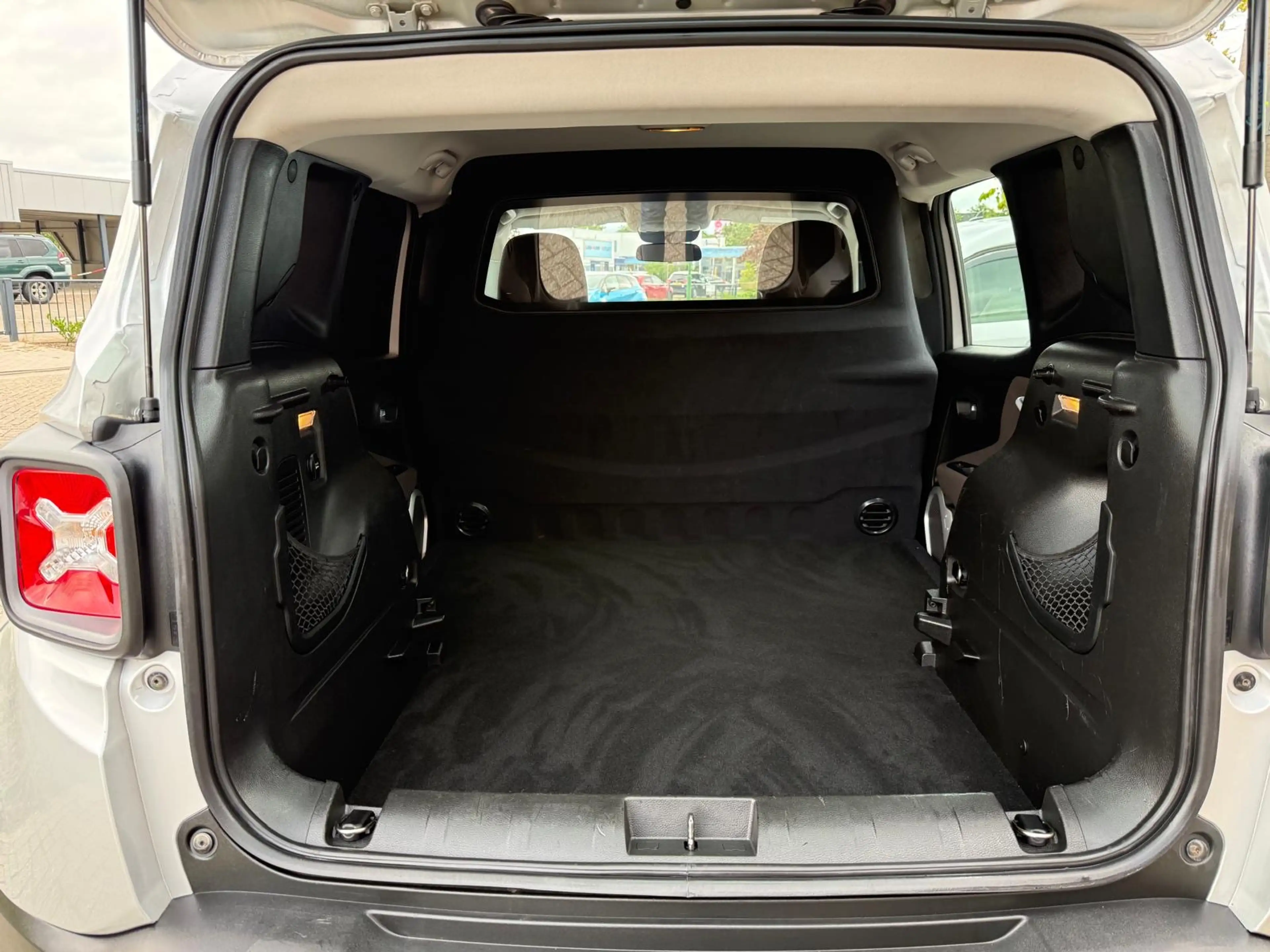 Jeep Renegade 1.4 MultiAir Longitude Airco Navigatie grijs kente — photo 11