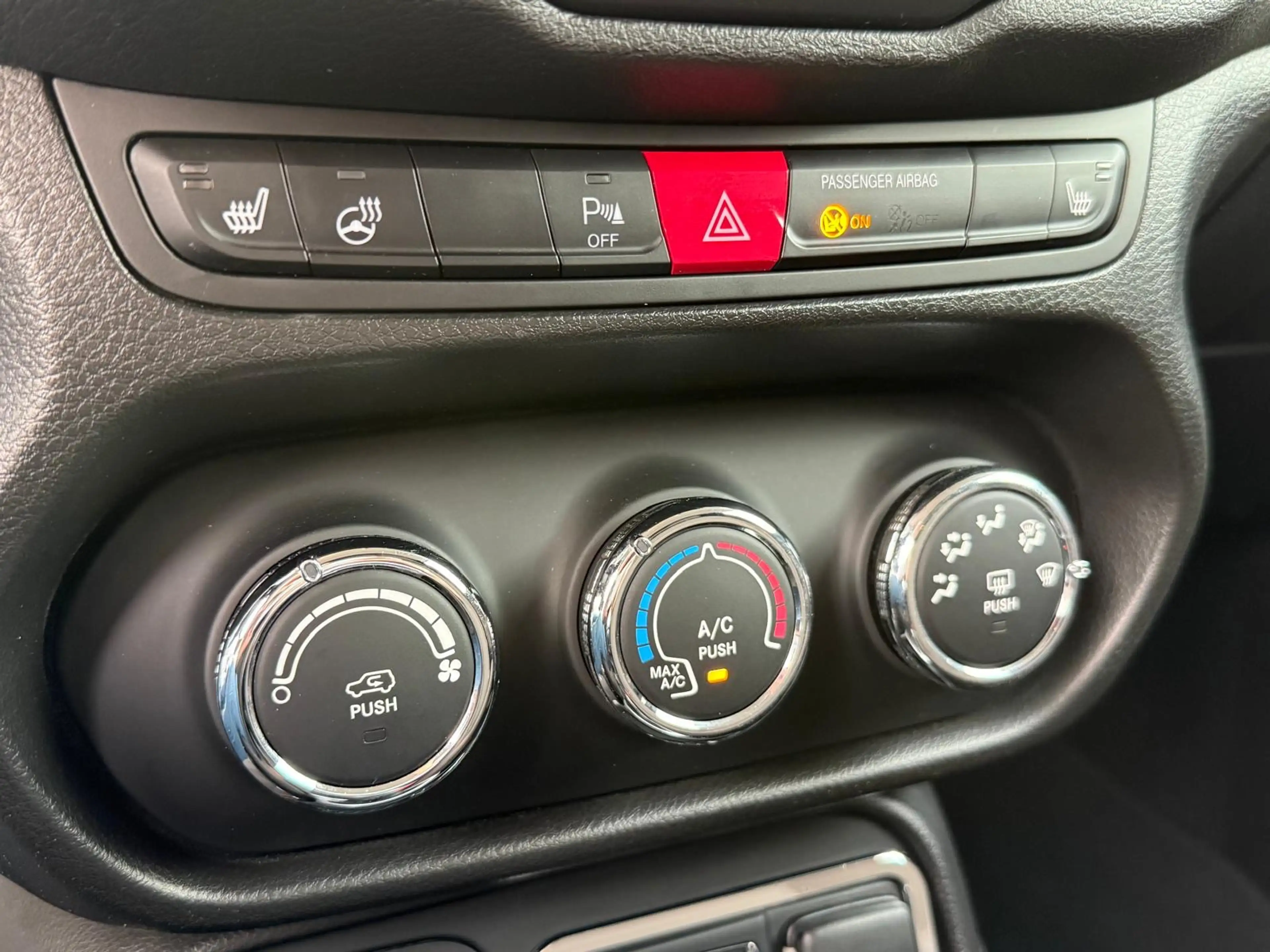 Jeep Renegade 1.4 MultiAir Longitude Airco Navigatie grijs kente — photo 6