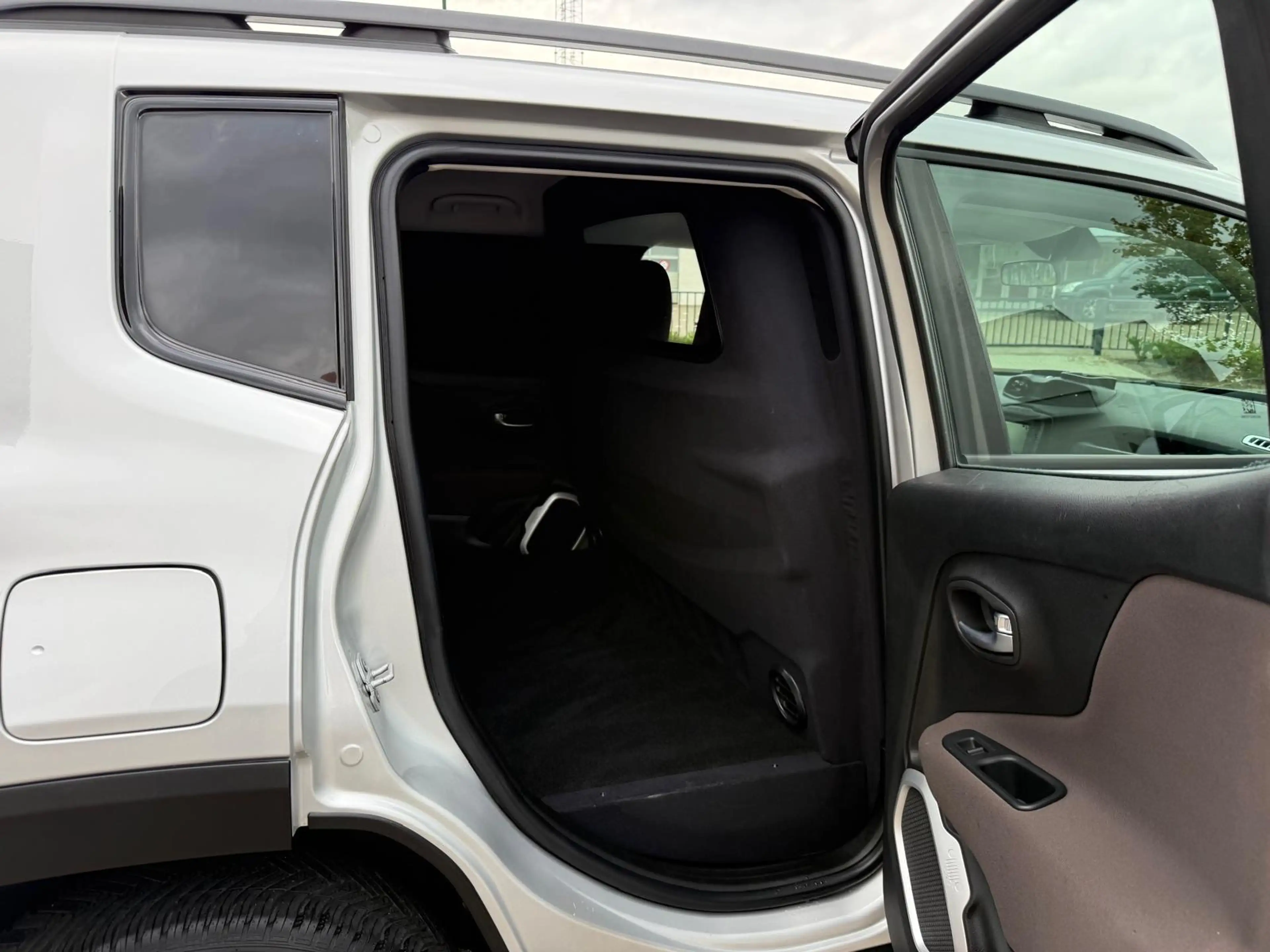 Jeep Renegade 1.4 MultiAir Longitude Airco Navigatie grijs kente — photo 10