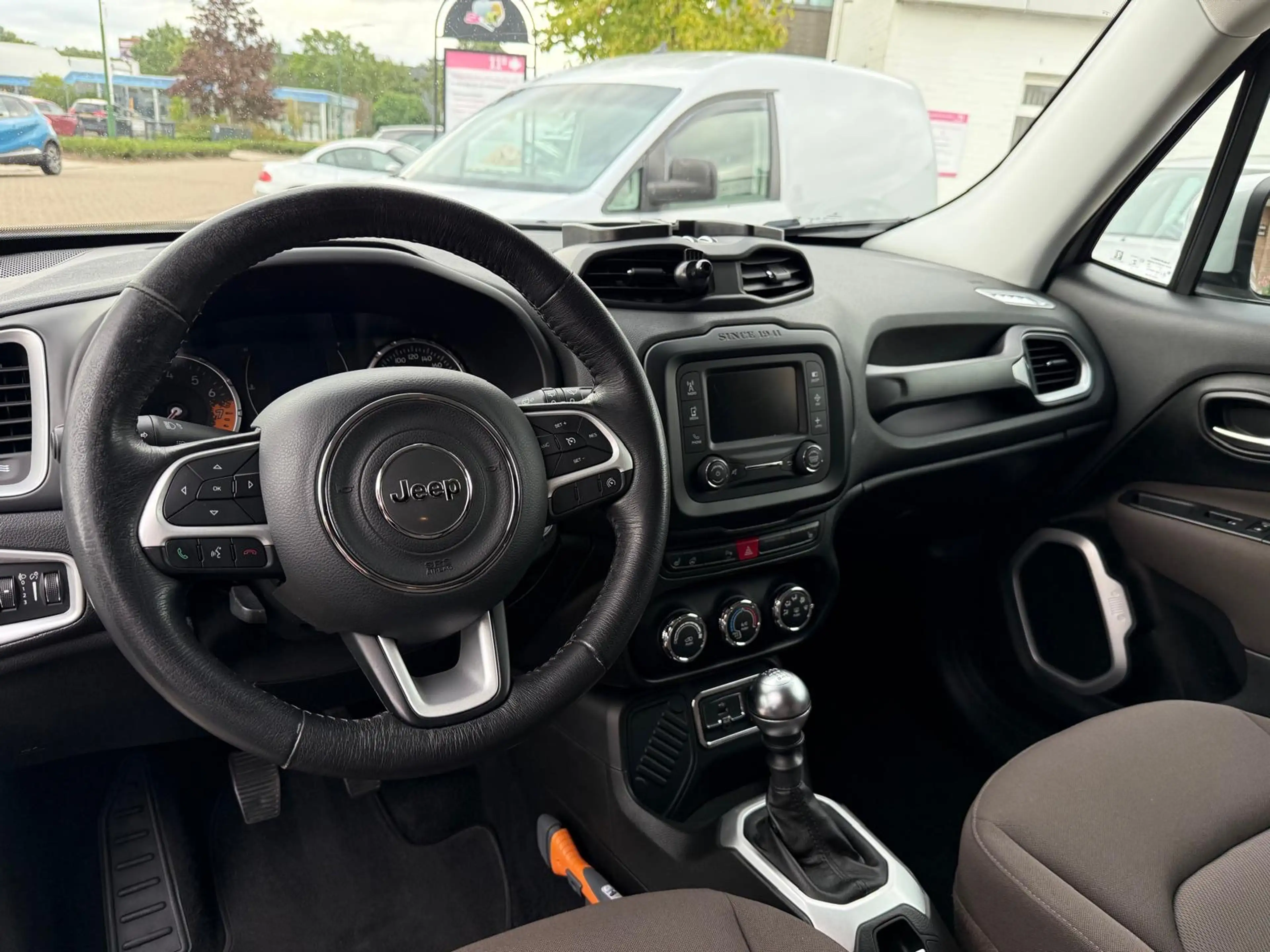 Jeep Renegade 1.4 MultiAir Longitude Airco Navigatie grijs kente — photo 3