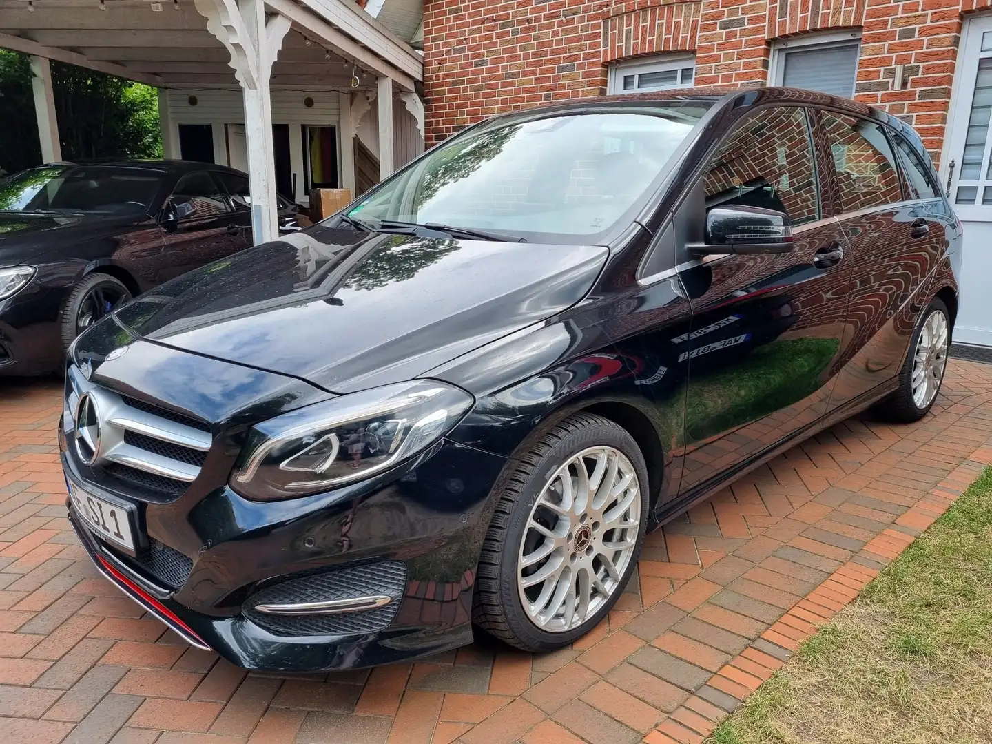 Mercedes-Benz B 200 B 200 CDI d+LED+Leder+Navigation+Memory+18 Zoll+ Czarny - 2