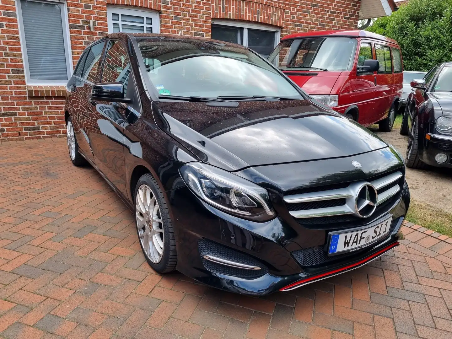 Mercedes-Benz B 200 B 200 CDI d+LED+Leder+Navigation+Memory+18 Zoll+ Czarny - 1