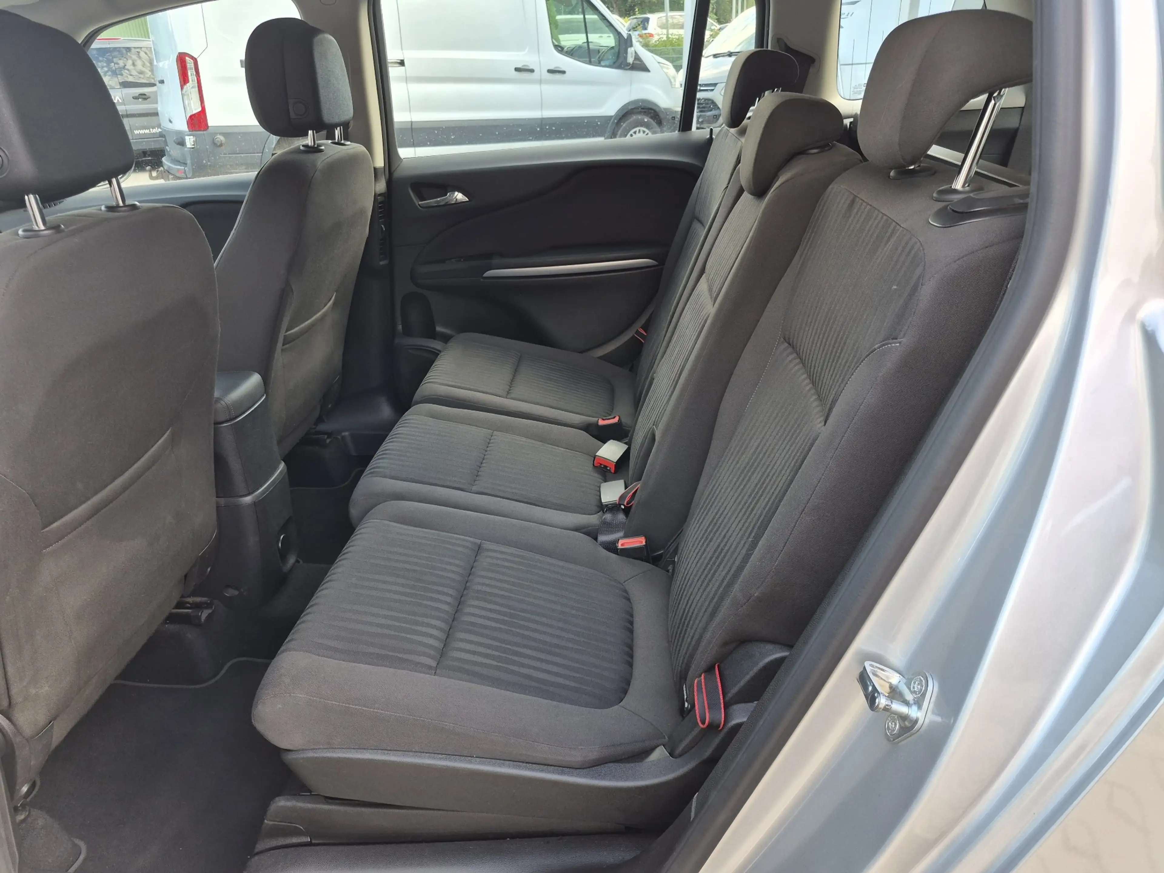 Opel Zafira Tourer Edition/7 Sitze/Klima/Navi/Fahrradträger/Turbo neu — photo 8