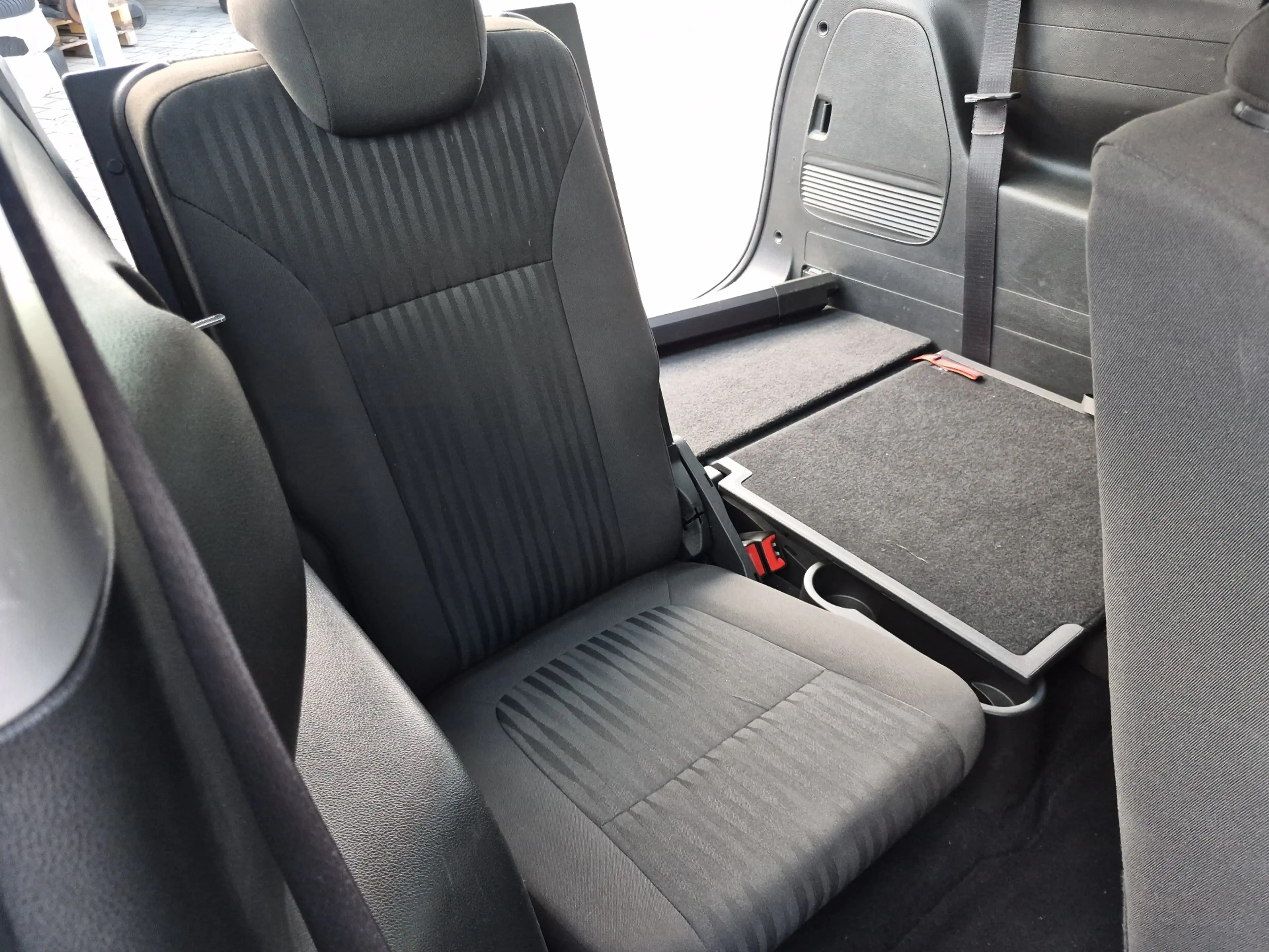 Opel Zafira Tourer Edition/7 Sitze/Klima/Navi/Fahrradträger/Turbo neu — photo 12