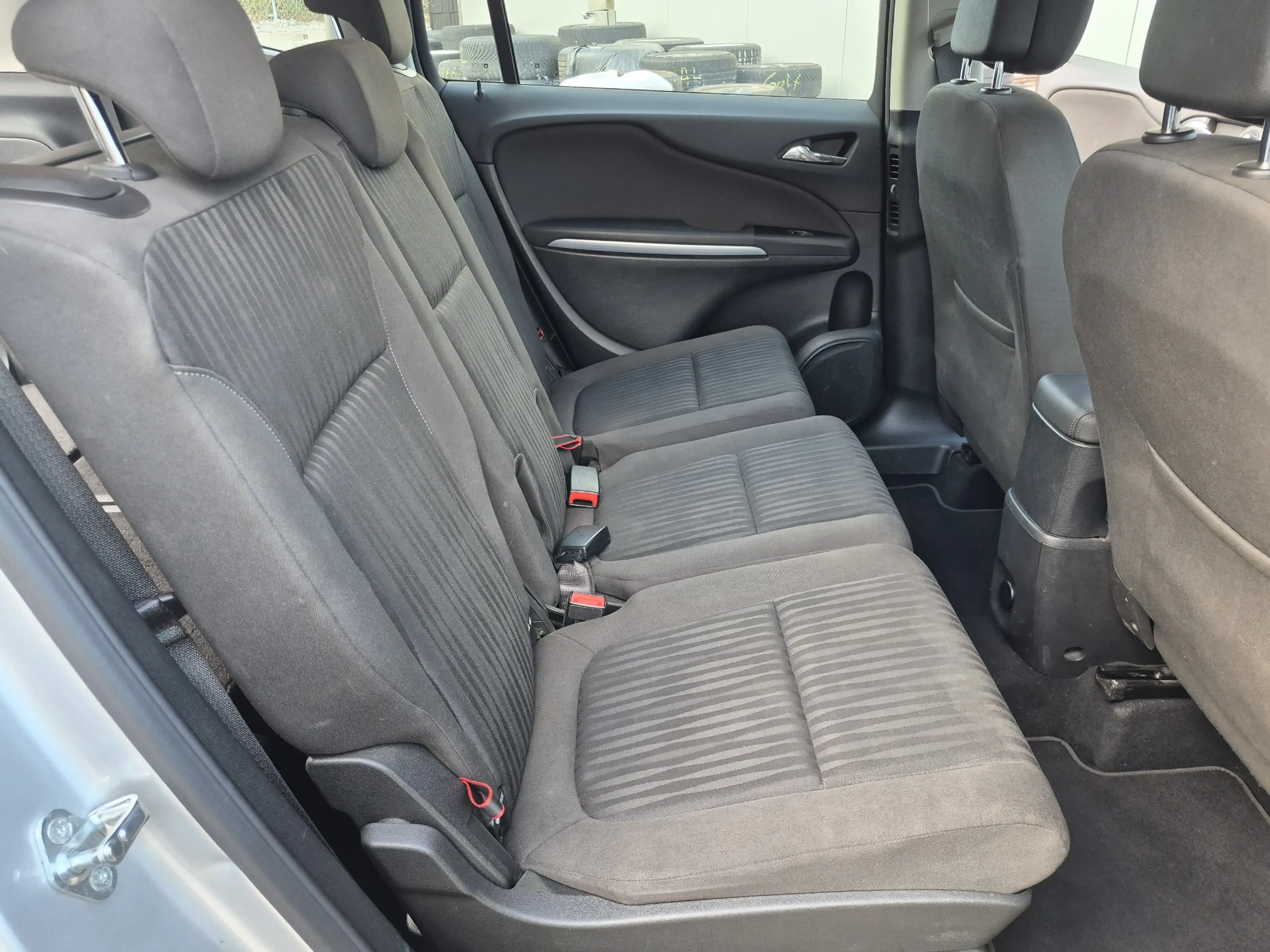 Opel Zafira Tourer Edition/7 Sitze/Klima/Navi/Fahrradträger/Turbo neu — photo 10