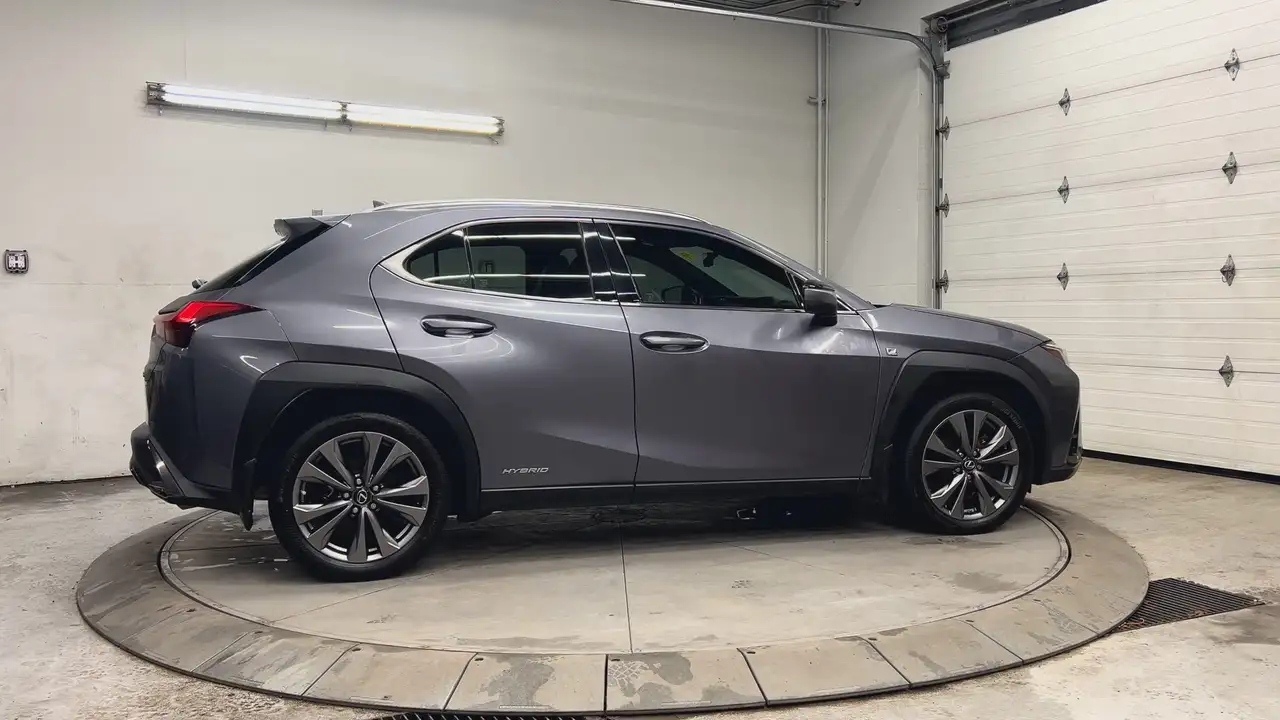 Lexus UX снимка Lexus UX