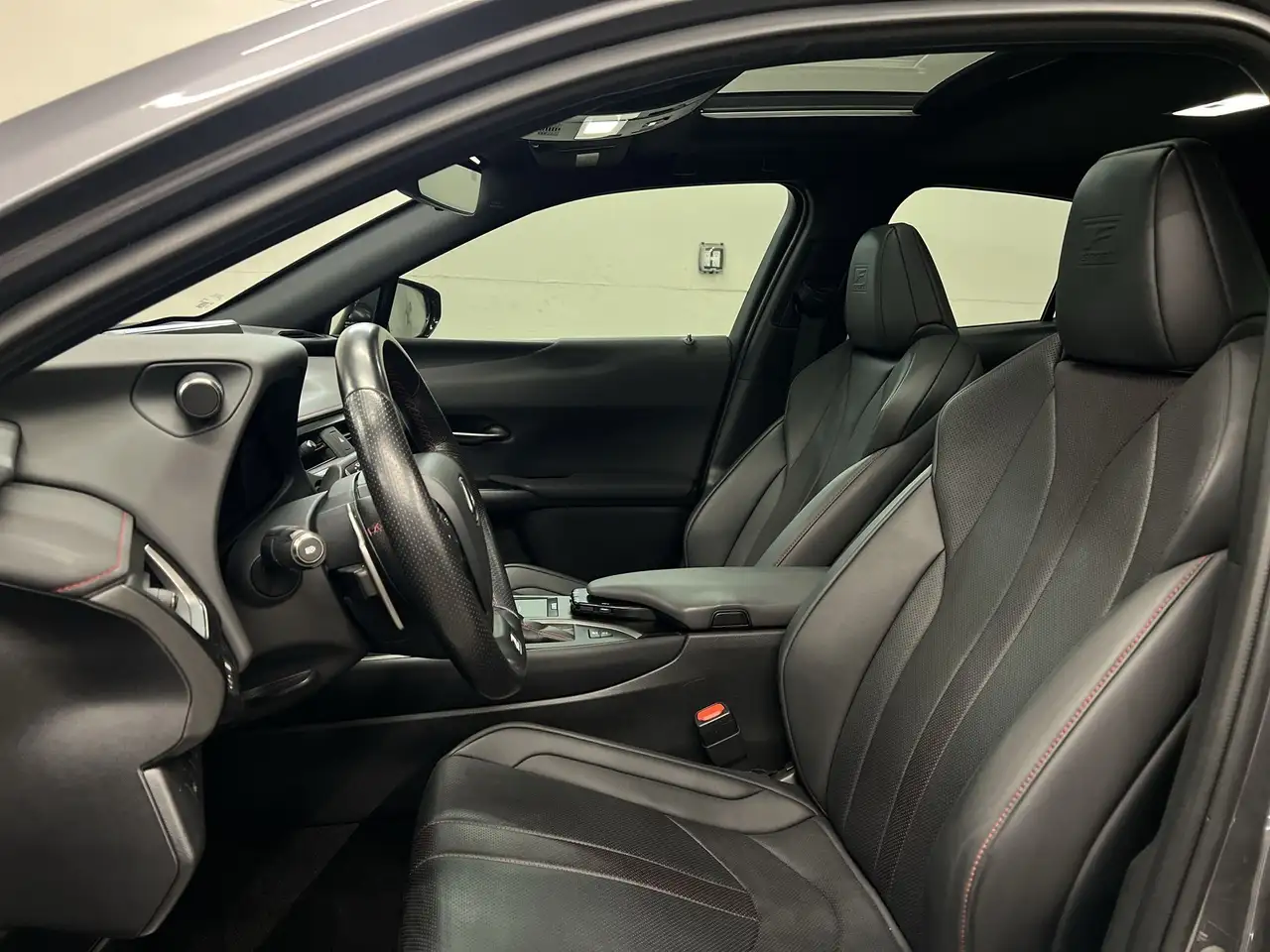 Lexus UX снимка Lexus UX