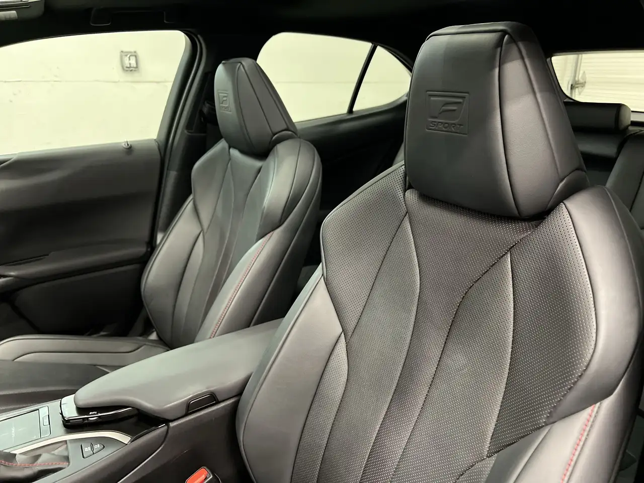 Lexus UX снимка Lexus UX