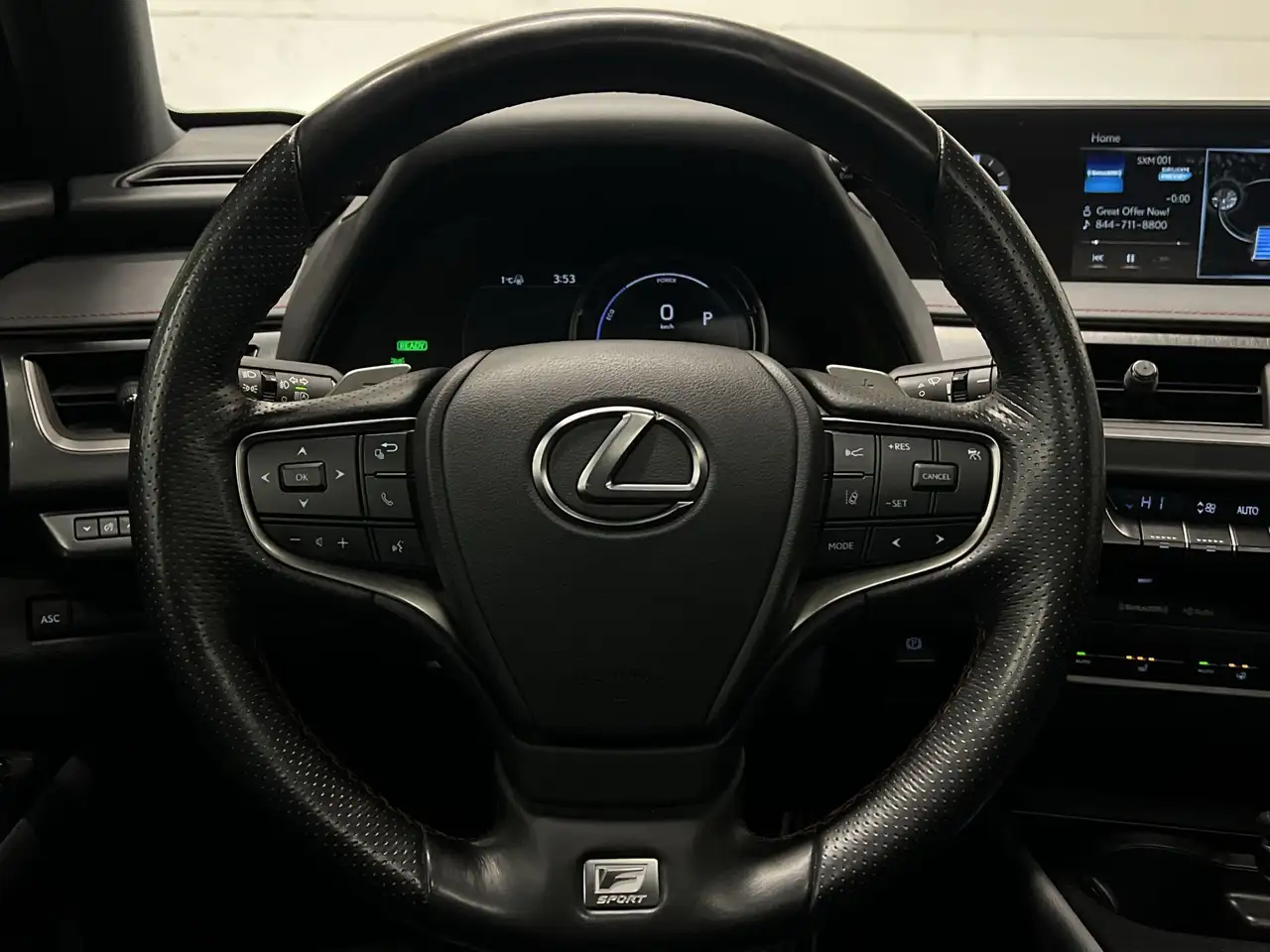 Lexus UX снимка Lexus UX