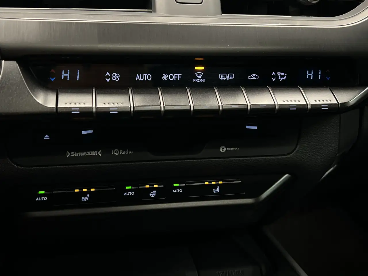 Lexus UX снимка Lexus UX