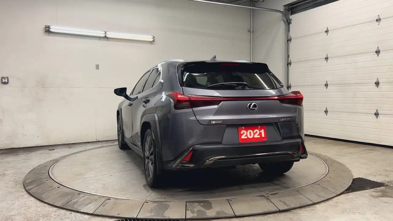 Lexus UX снимка Lexus UX