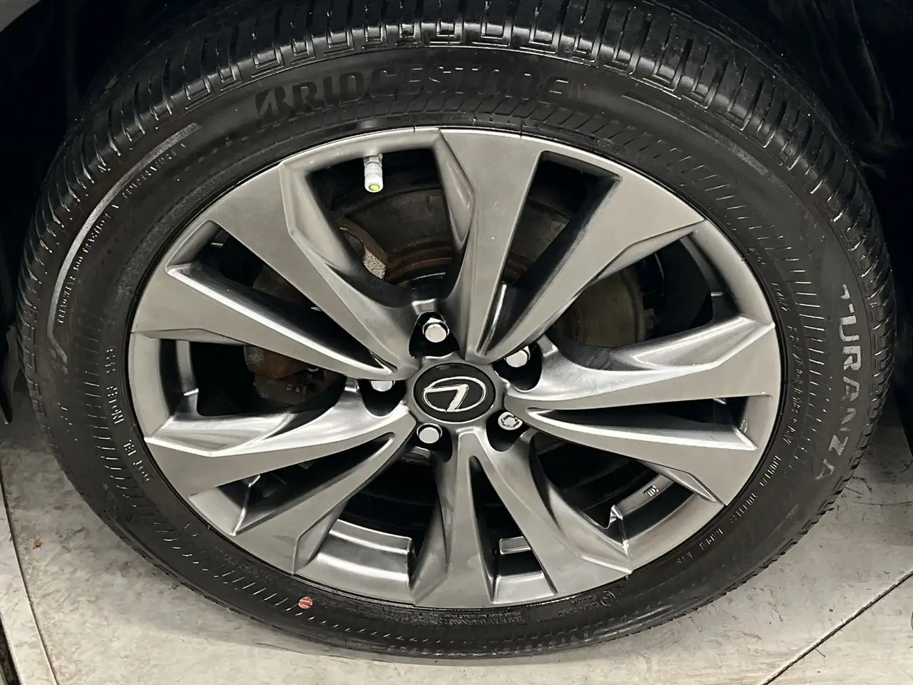 Lexus UX снимка Lexus UX