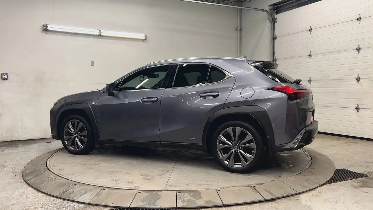 Lexus UX снимка Lexus UX