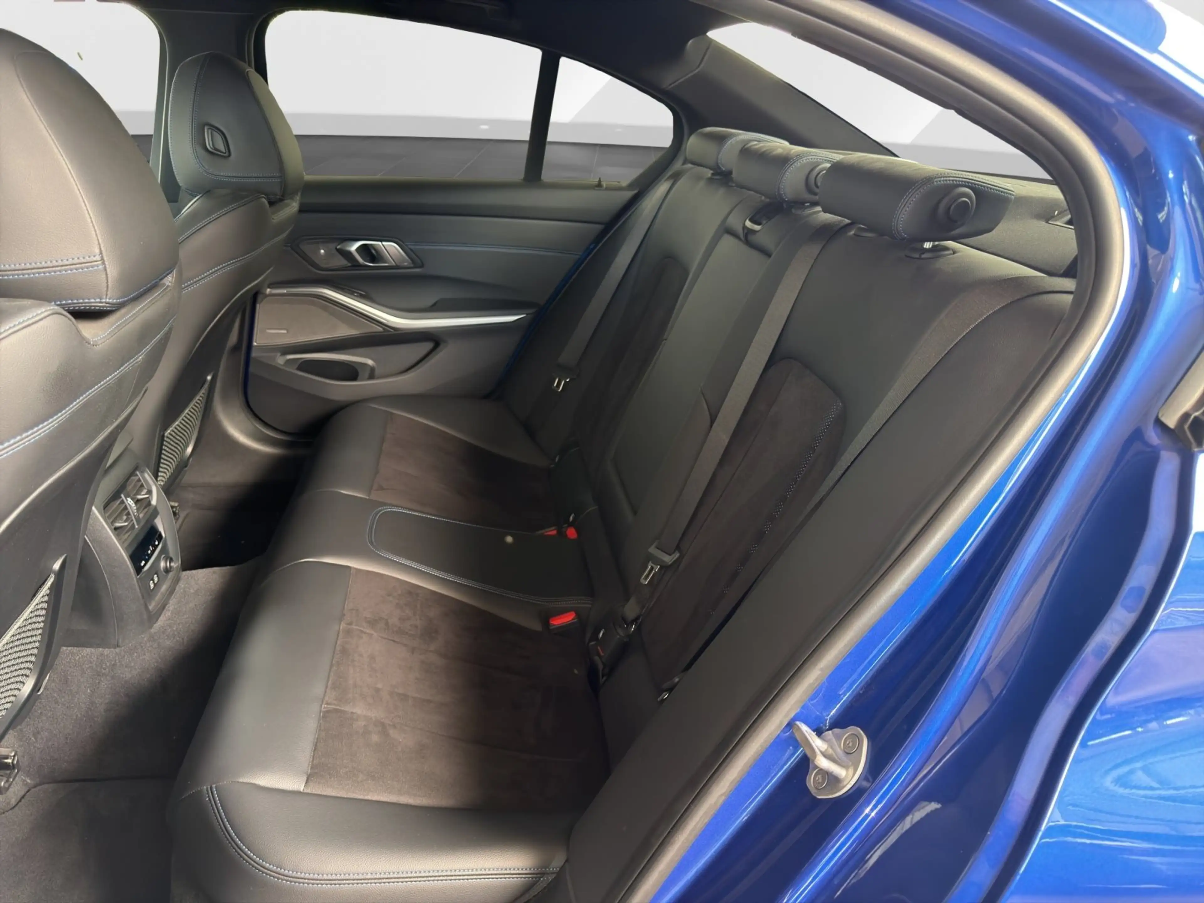 BMW 330 i Limousine / HK Sound/ M Sport / Head-Up — photo 13