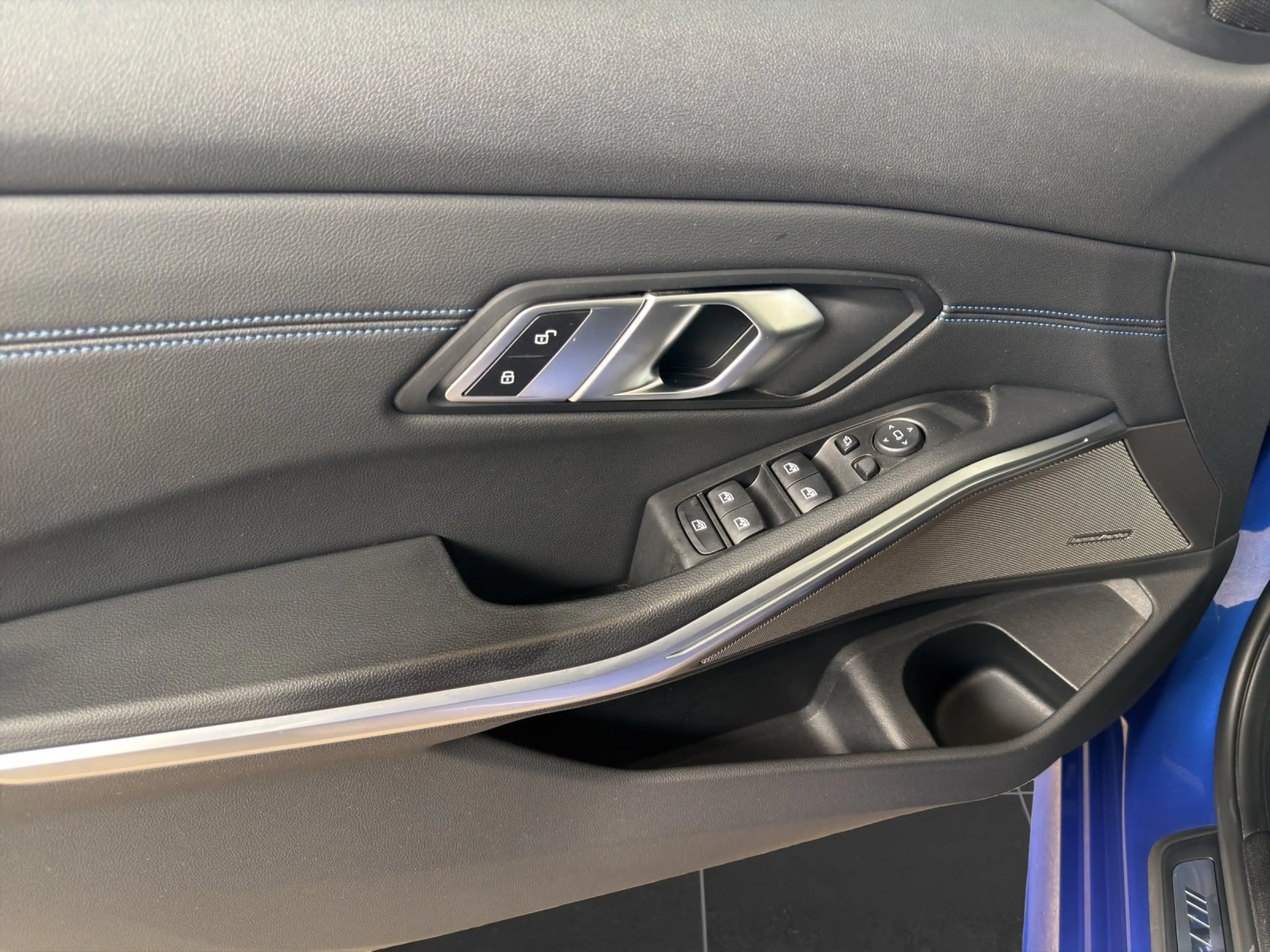 BMW 330 i Limousine / HK Sound/ M Sport / Head-Up — photo 10