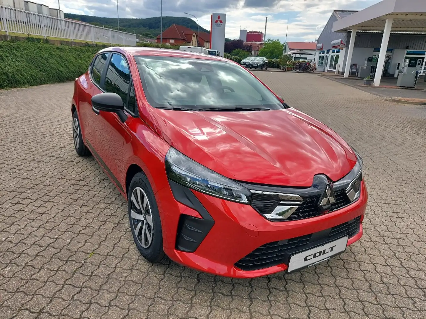 Mitsubishi Colt BASIS 1.0 Benziner 5-Gang Rot - 2