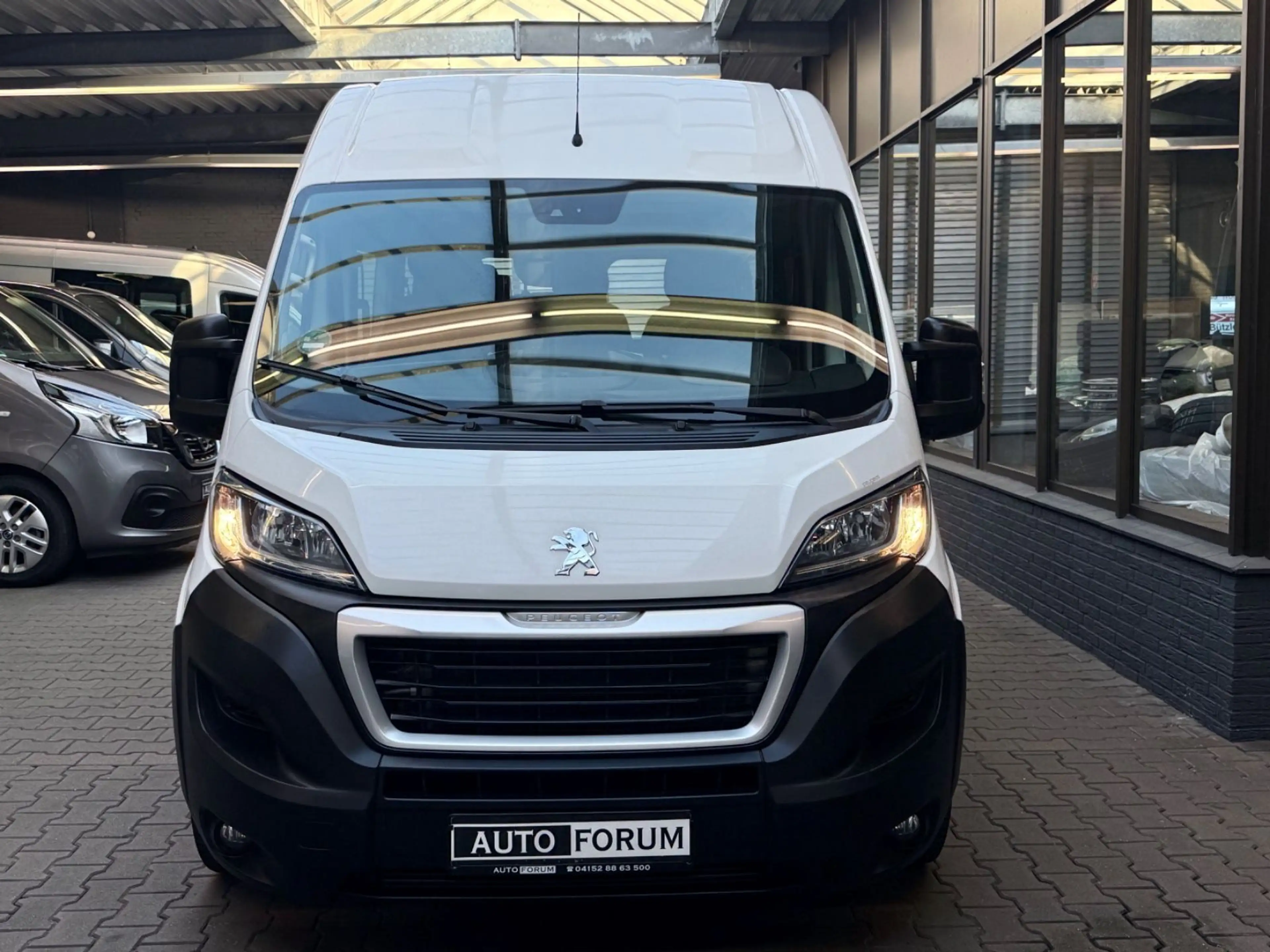 Peugeot Boxer 2.2 HDi L2H2 BUS 9-SITZER KLIMA CAM NAVI — photo 3