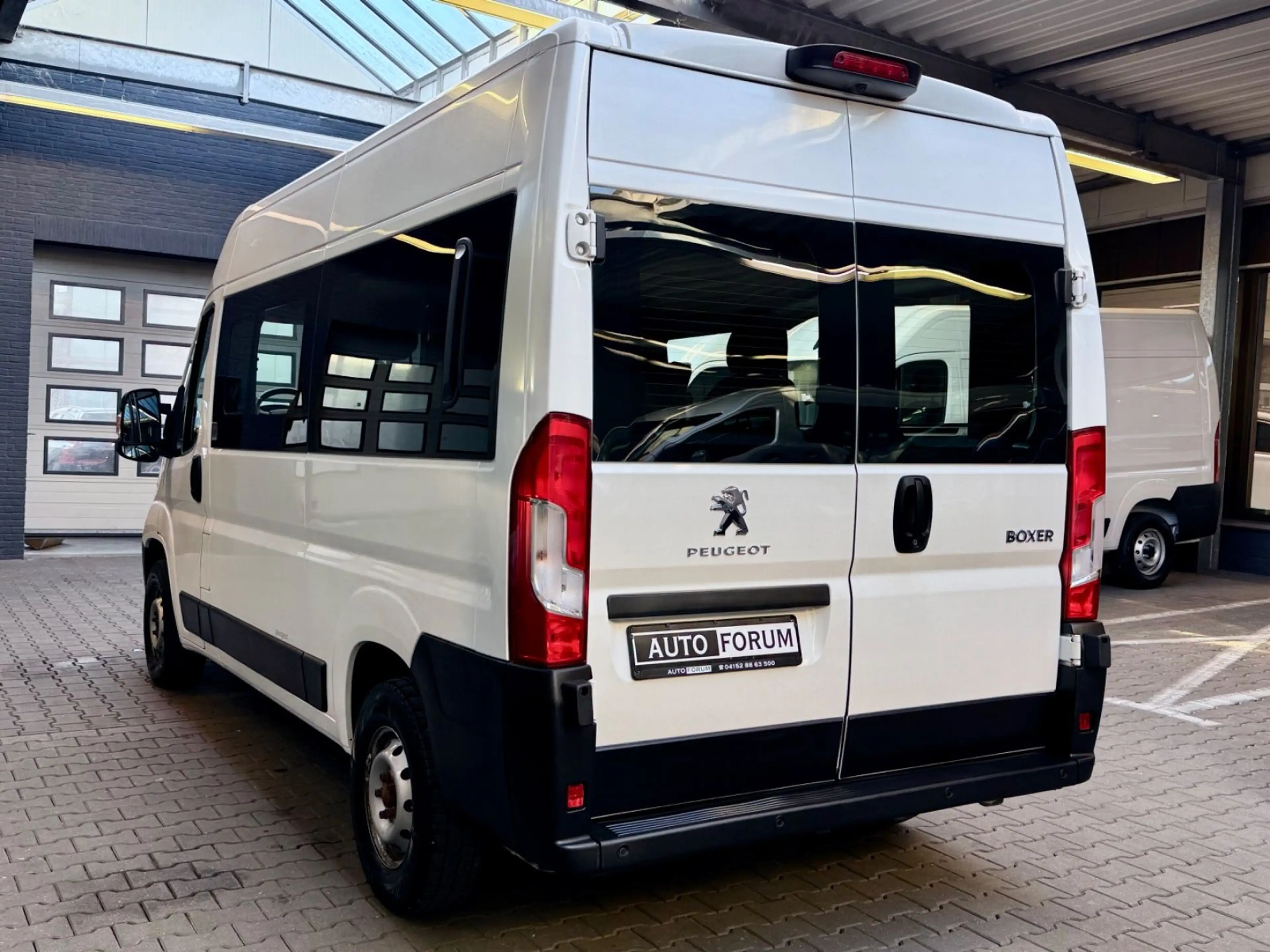 Peugeot Boxer 2.2 HDi L2H2 BUS 9-SITZER KLIMA CAM NAVI — photo 8