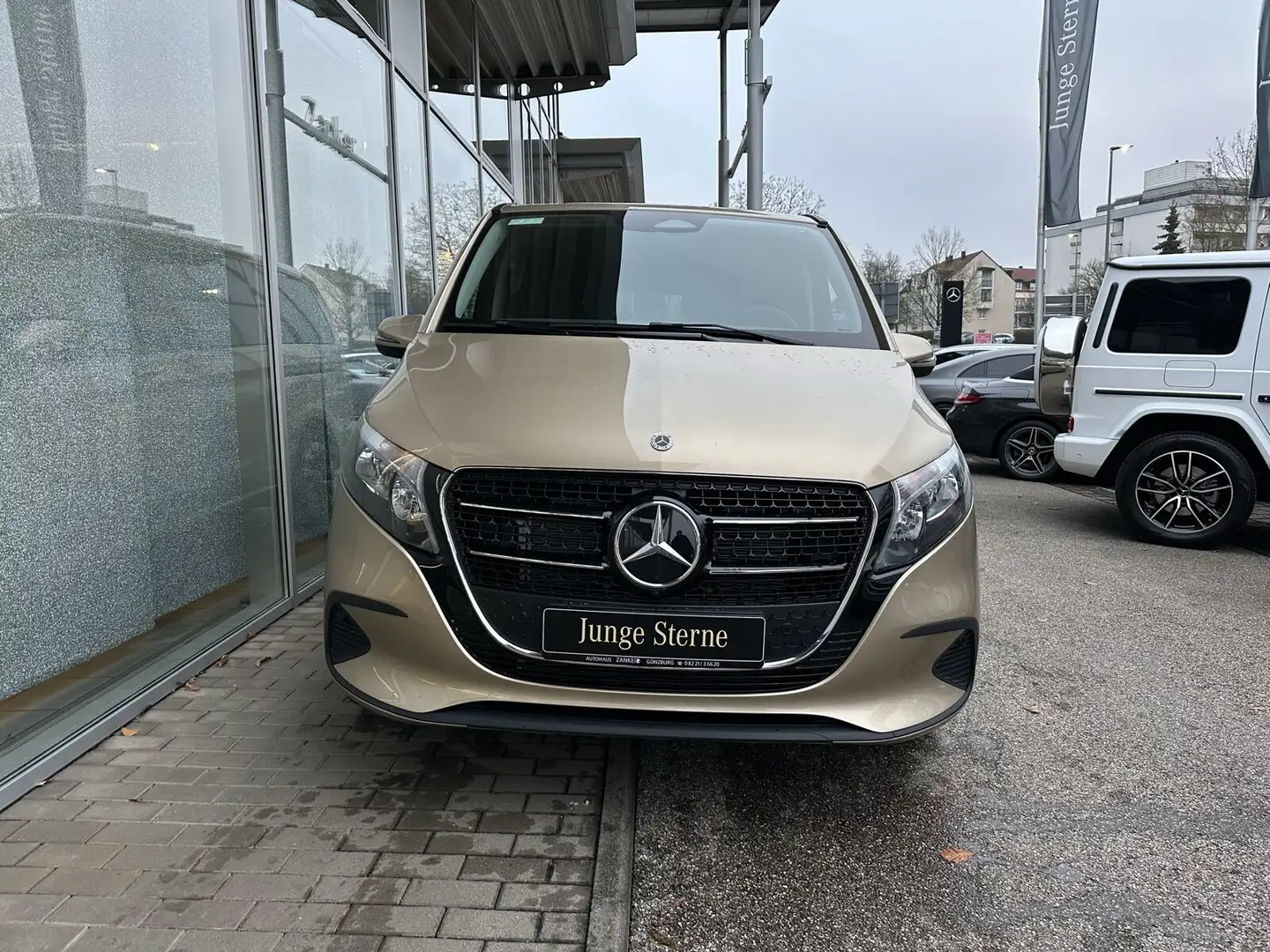 Mercedes-Benz V 220 V 220 d STYLE Lang DISTRONIC*CAM*STYLE*NIGHT* Navi Auriu - 2