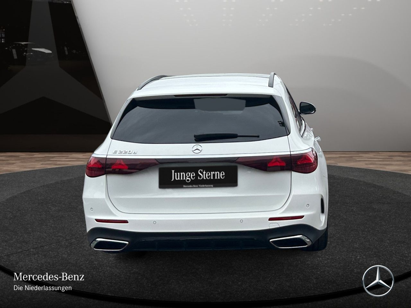 Mercedes-Benz E 220 d T AMG Pano Distr+ LED AHK Night Kamera PTS — photo 9