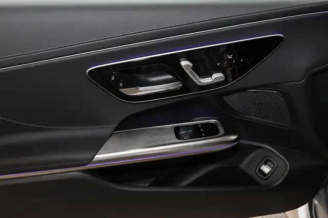 Mercedes-Benz Cle view 13