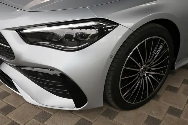 Mercedes-Benz Cle view 4