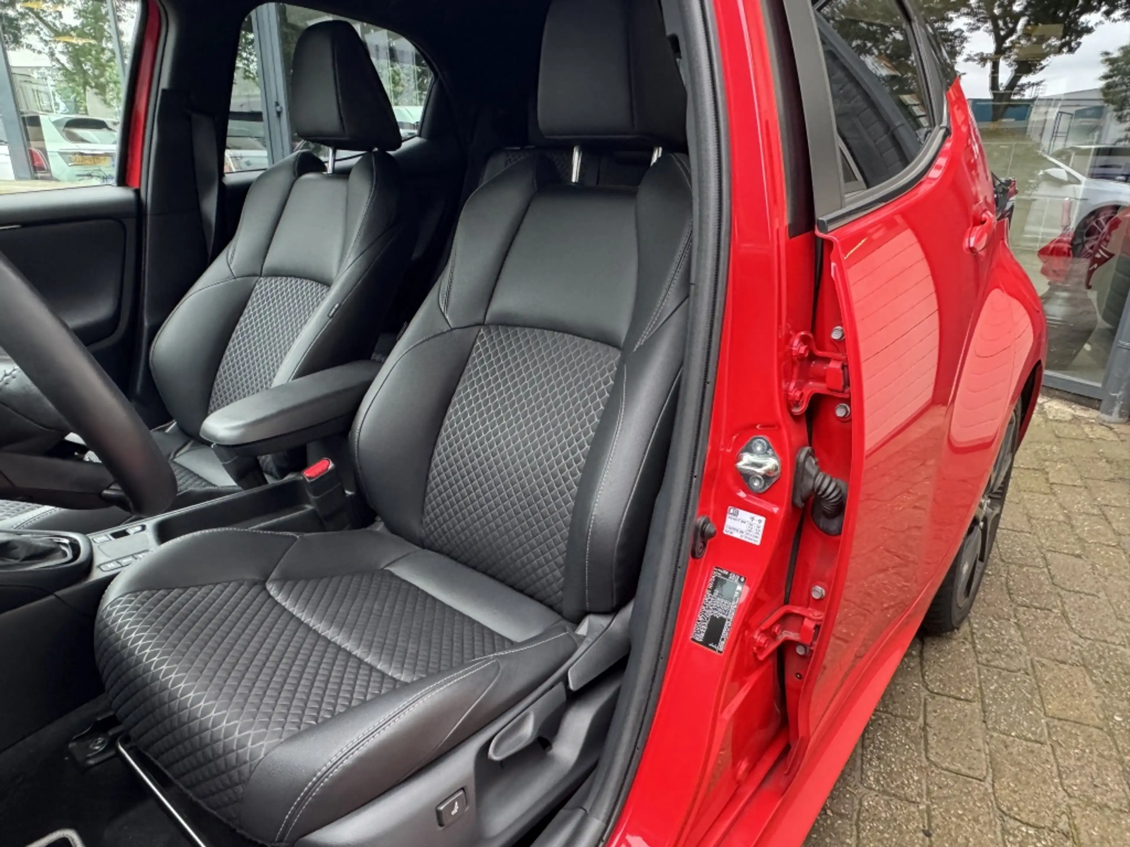 Toyota Yaris 1.5 Hybrid executive Camera/stoelvw/carplay/JBL — photo 4