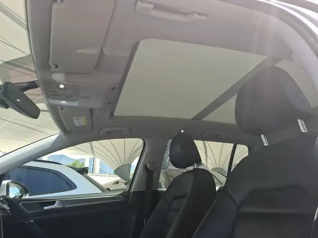 Volkswagen Golf view 13