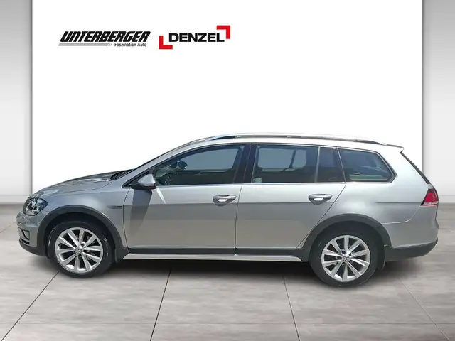 Volkswagen Golf view 2