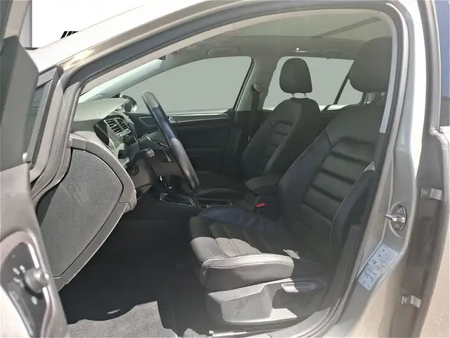 Volkswagen Golf view 8