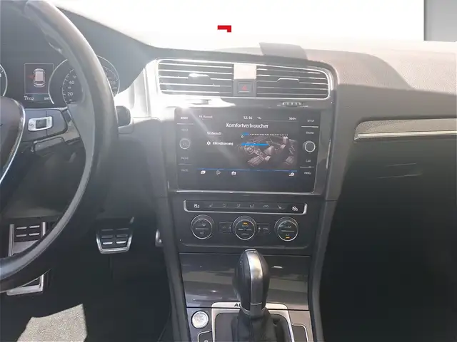 Volkswagen Golf view 10