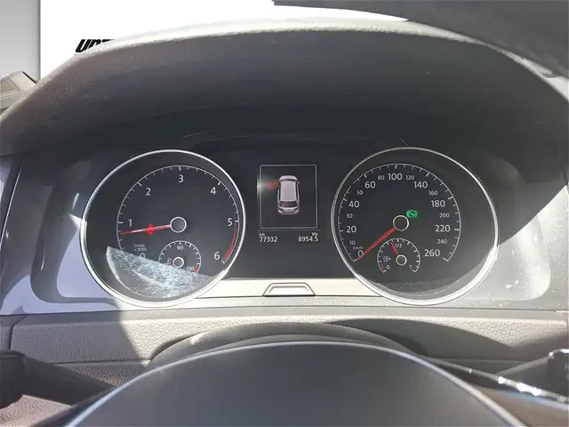 Volkswagen Golf view 9