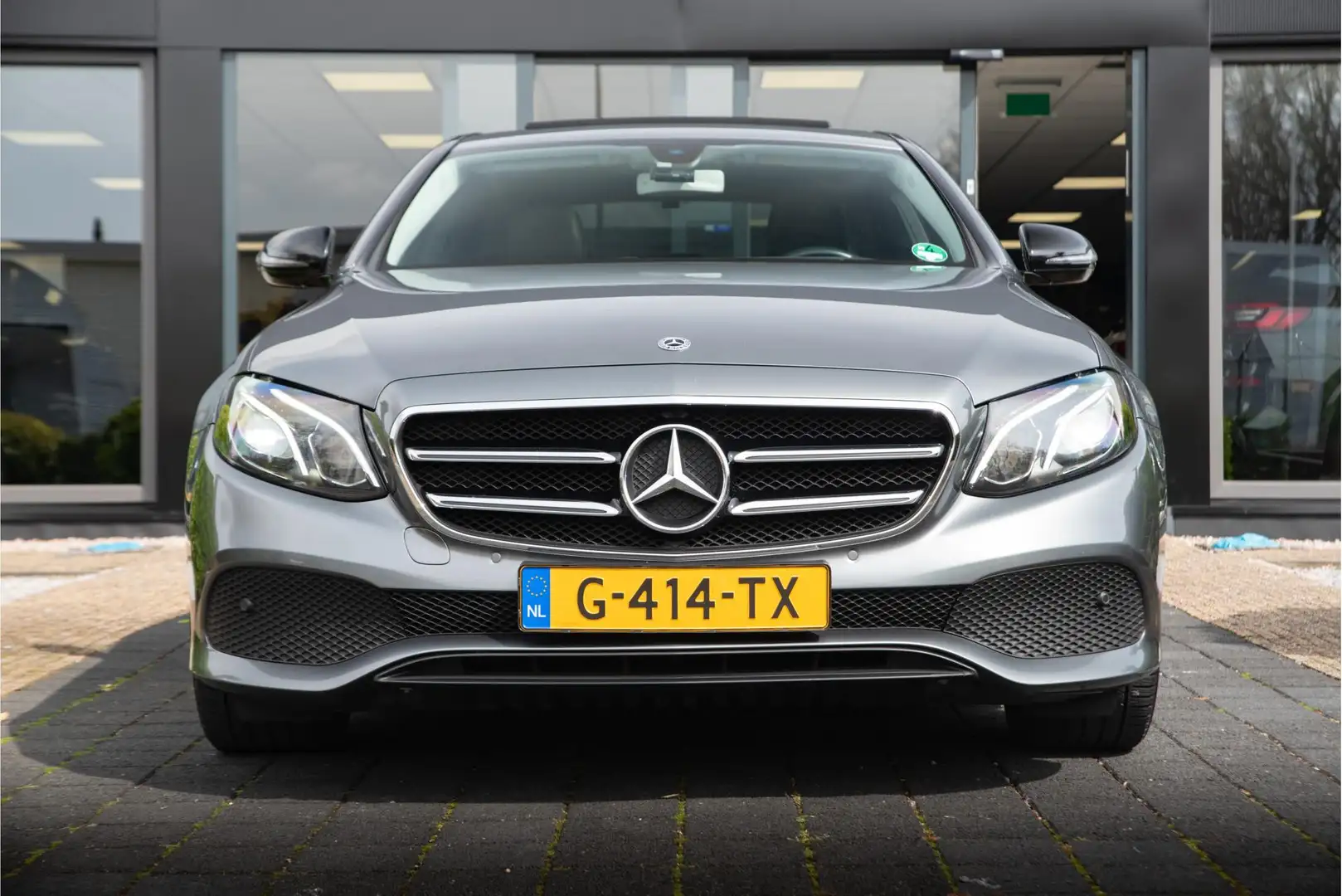 Mercedes-Benz E 220 d Business Solution AMG Schuifdak Clima Cruise Lee Grijs - 2