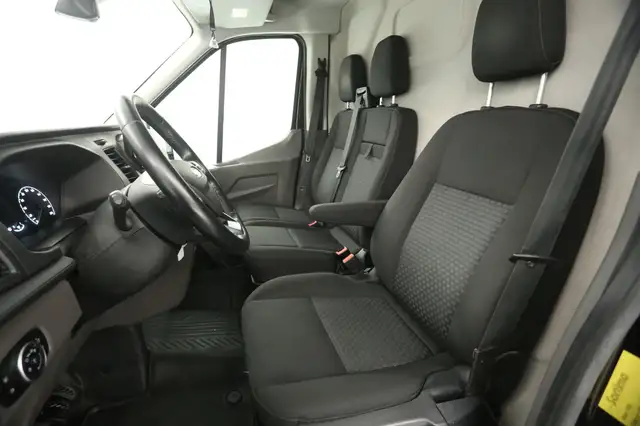 Ford Transit view 9