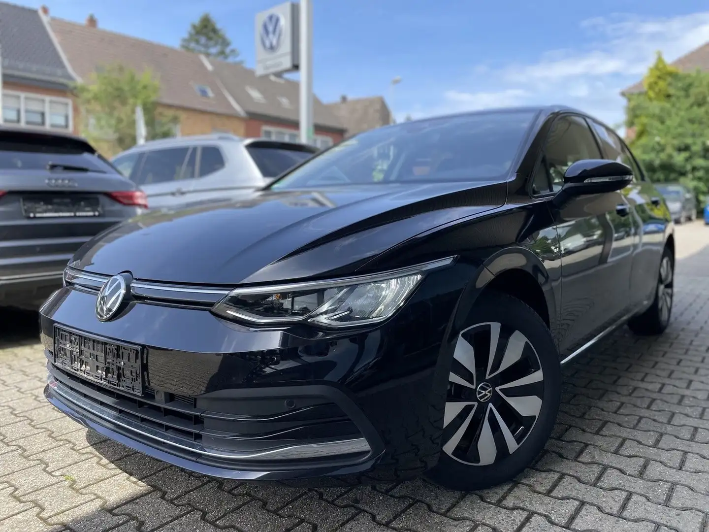 Volkswagen Golf VIII Move eTSI,IQ-Drive,GJR,KAM Schwarz - 1