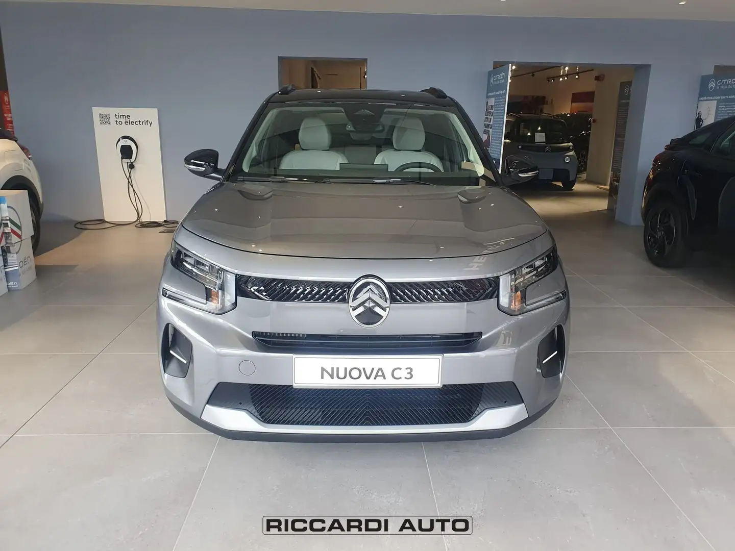 Citroen C3 Nuova Turbo 100cv - MAX Gris - 2