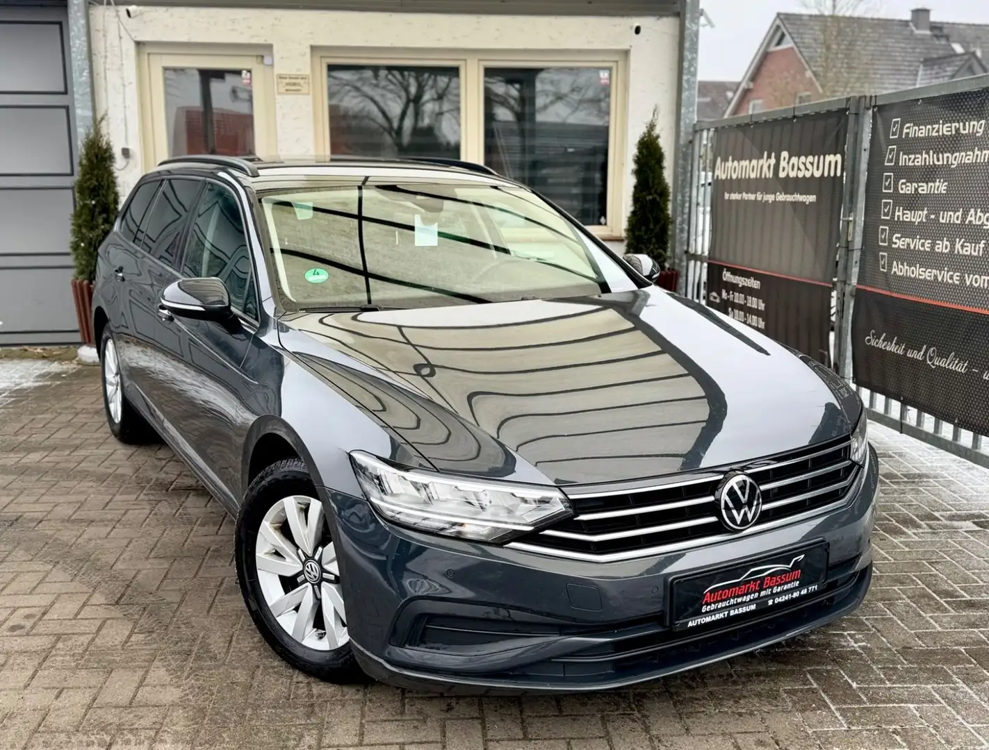 Volkswagen Passat Variant ACC | LED | Navi | AHK | Shz. Gris - 1