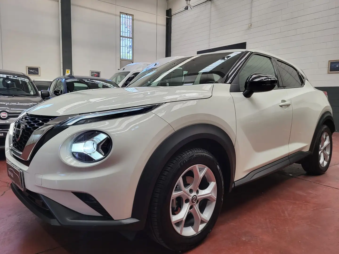 Nissan Juke 1.0 dig-t PREZZO REALE Bianco - 1