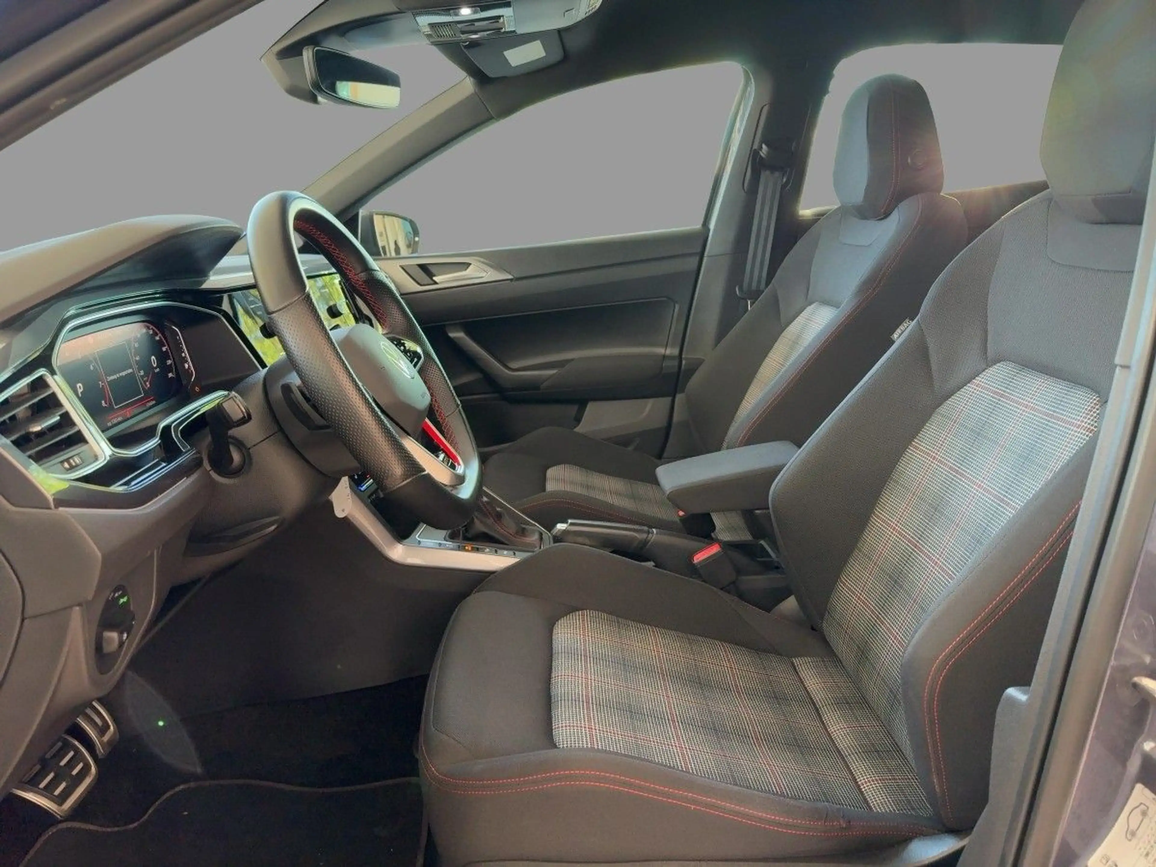 Volkswagen Polo GTI 2.0 TSI DSG Navi Matrix-LED ACC SHZ PDC — photo 9