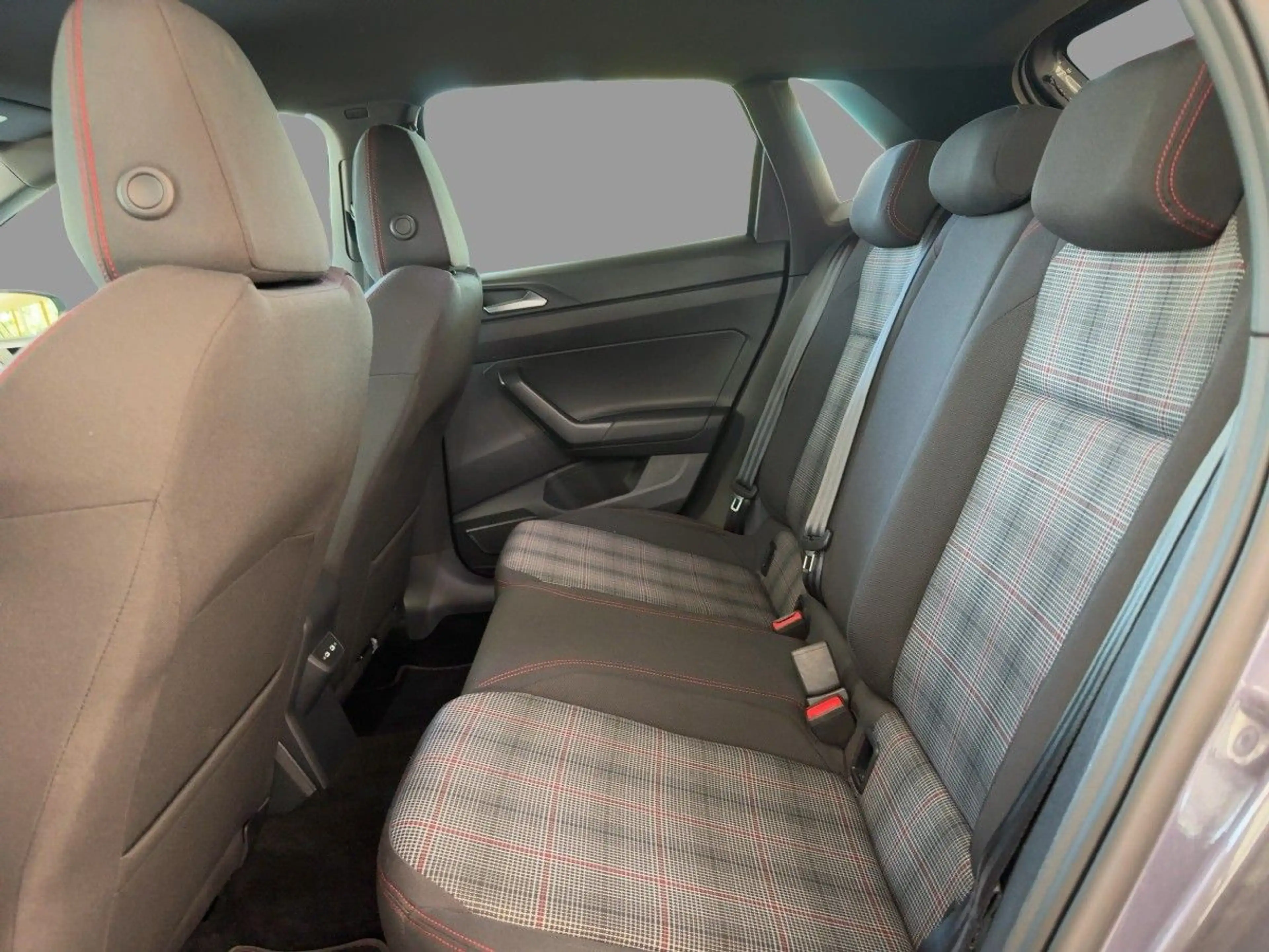 Volkswagen Polo GTI 2.0 TSI DSG Navi Matrix-LED ACC SHZ PDC — photo 10