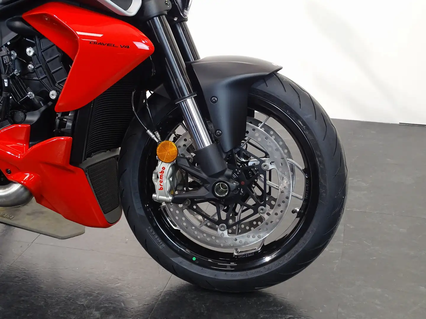 Ducati Diavel V4 Rood - 2